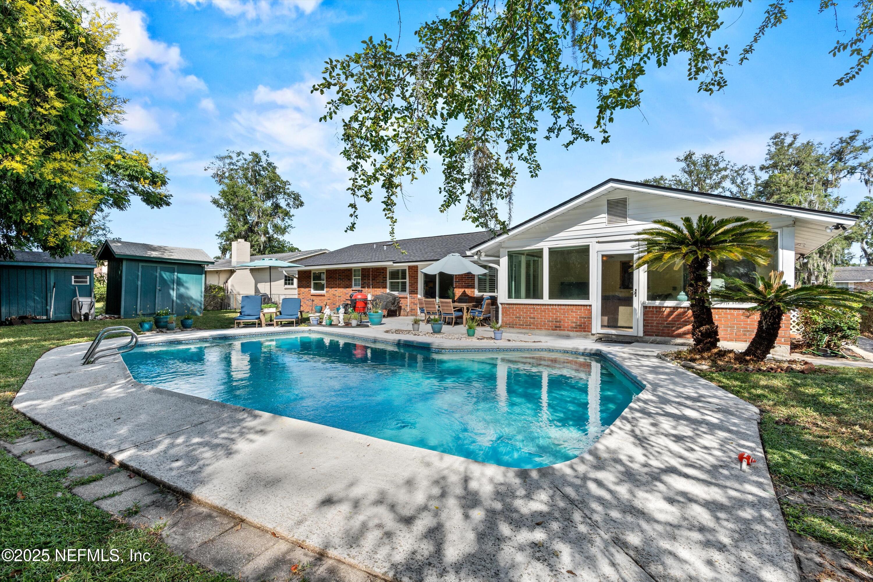 1620 MT VERNON Drive