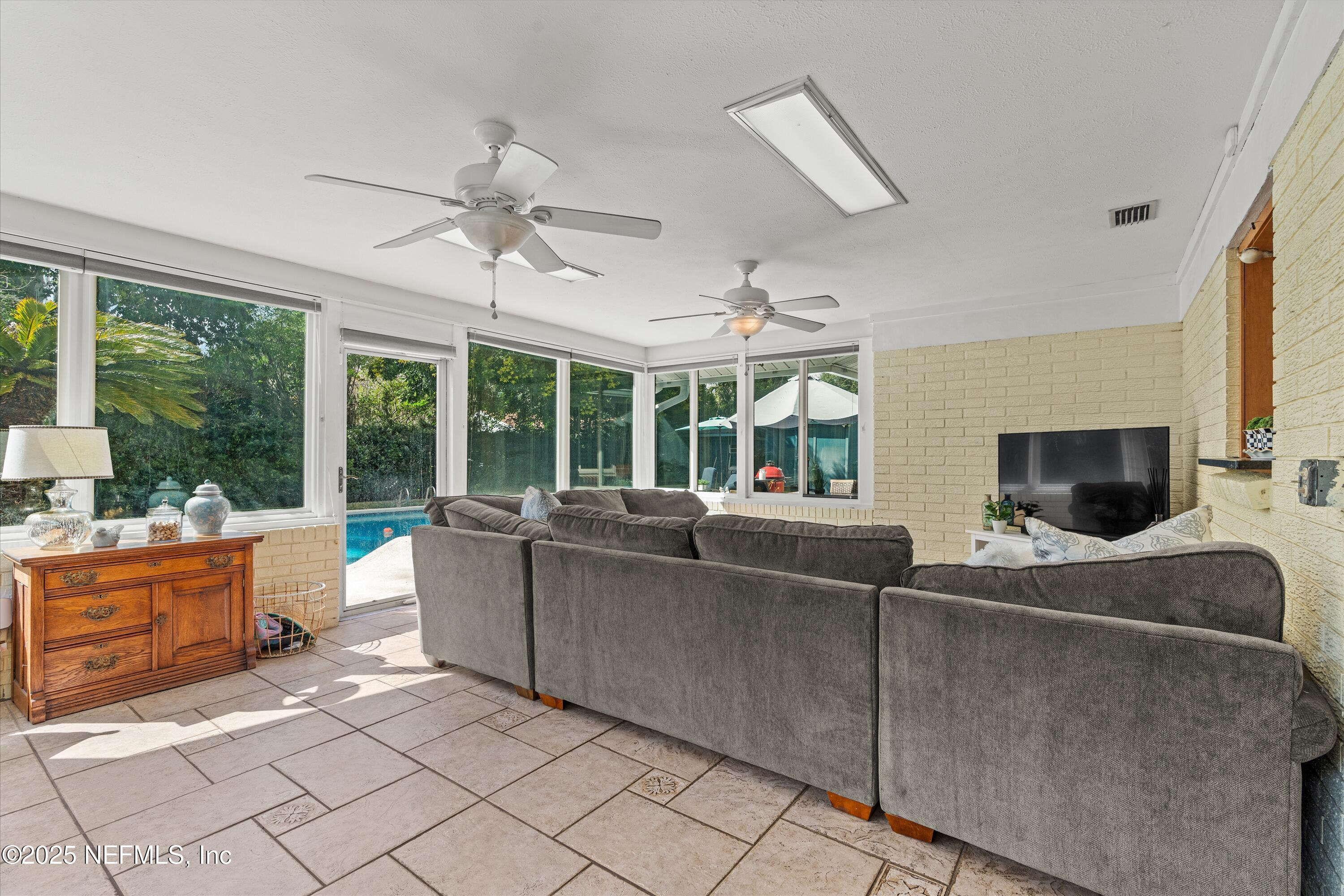 1620 MT VERNON Drive