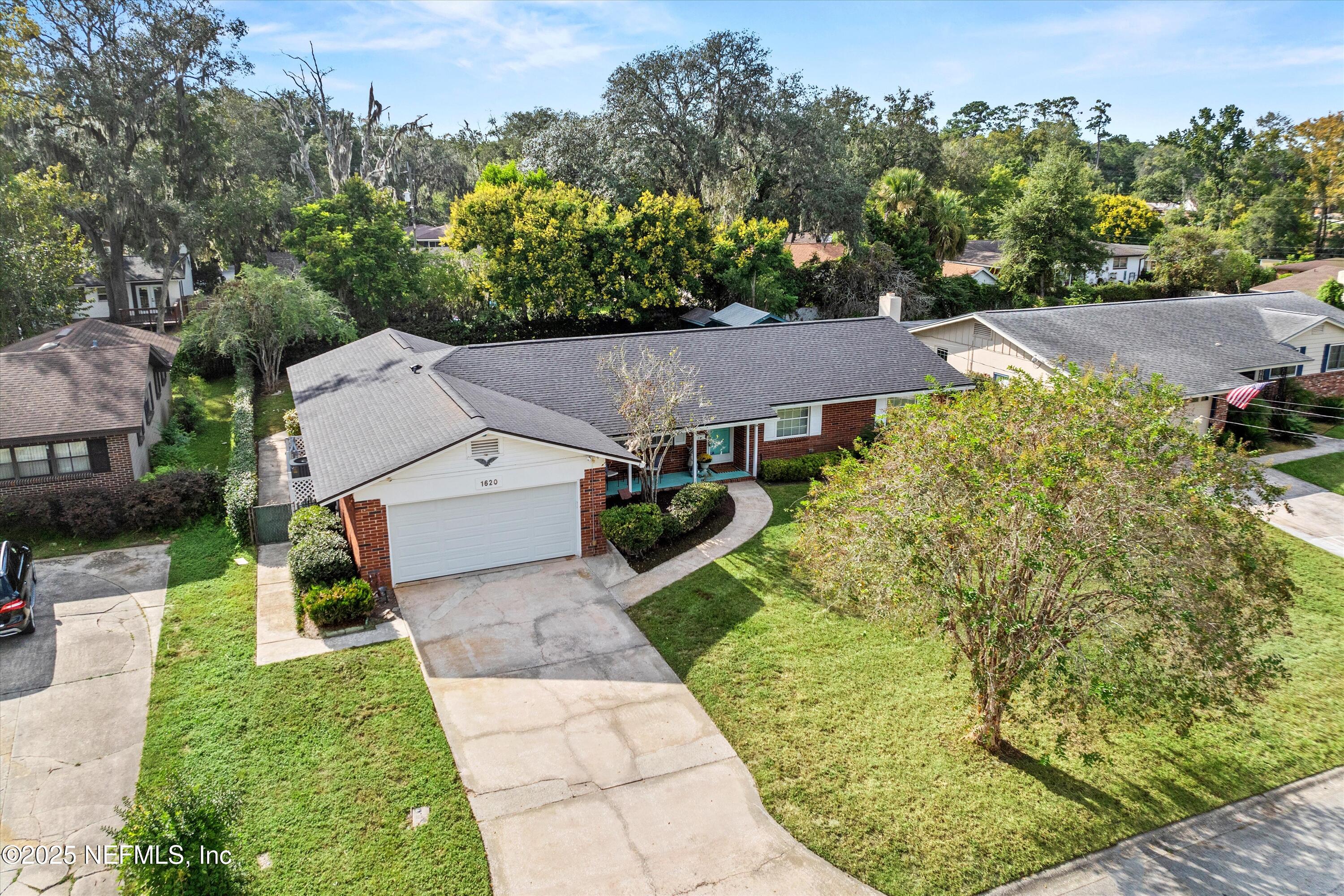 1620 MT VERNON Drive