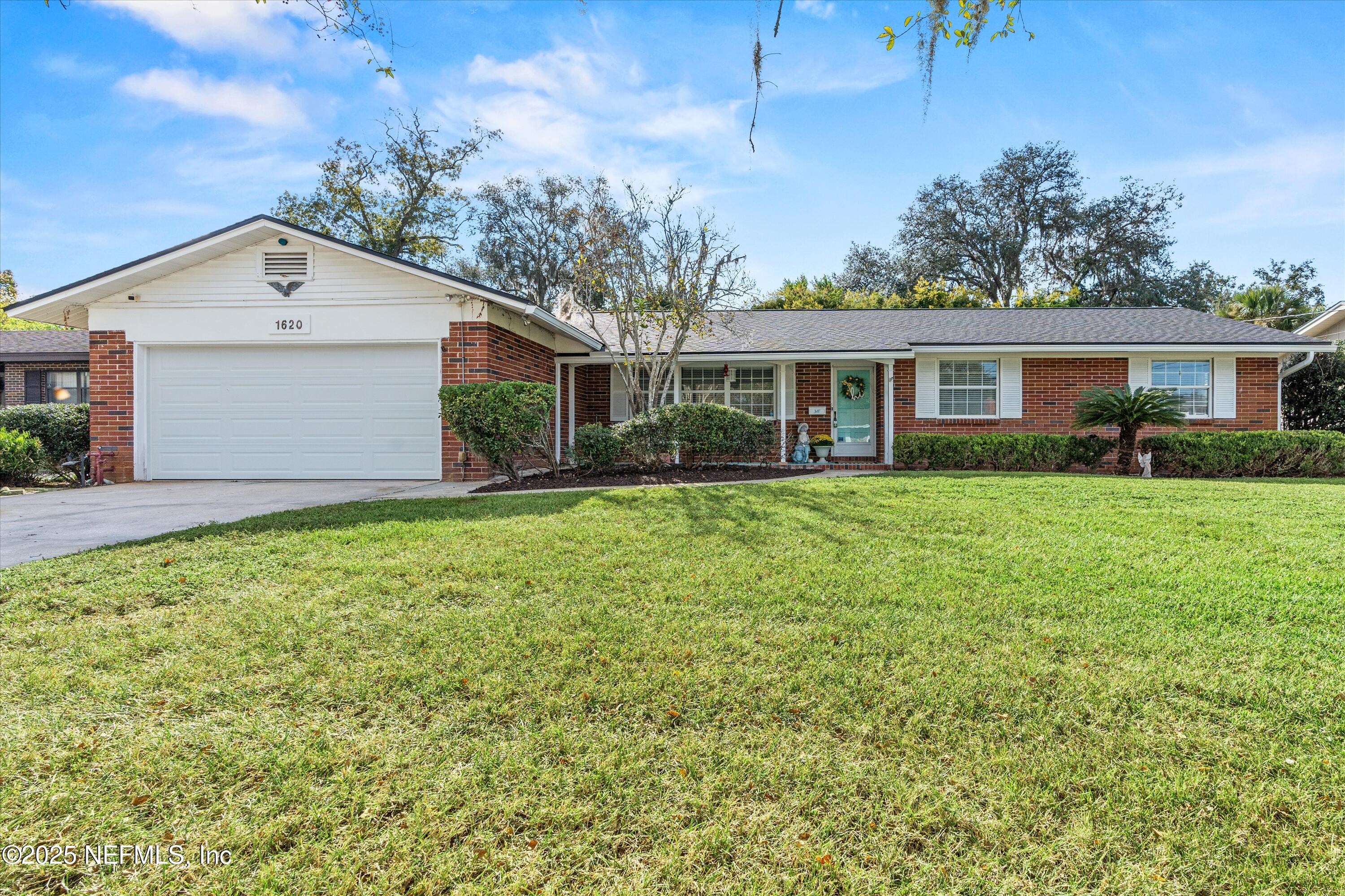1620 MT VERNON Drive