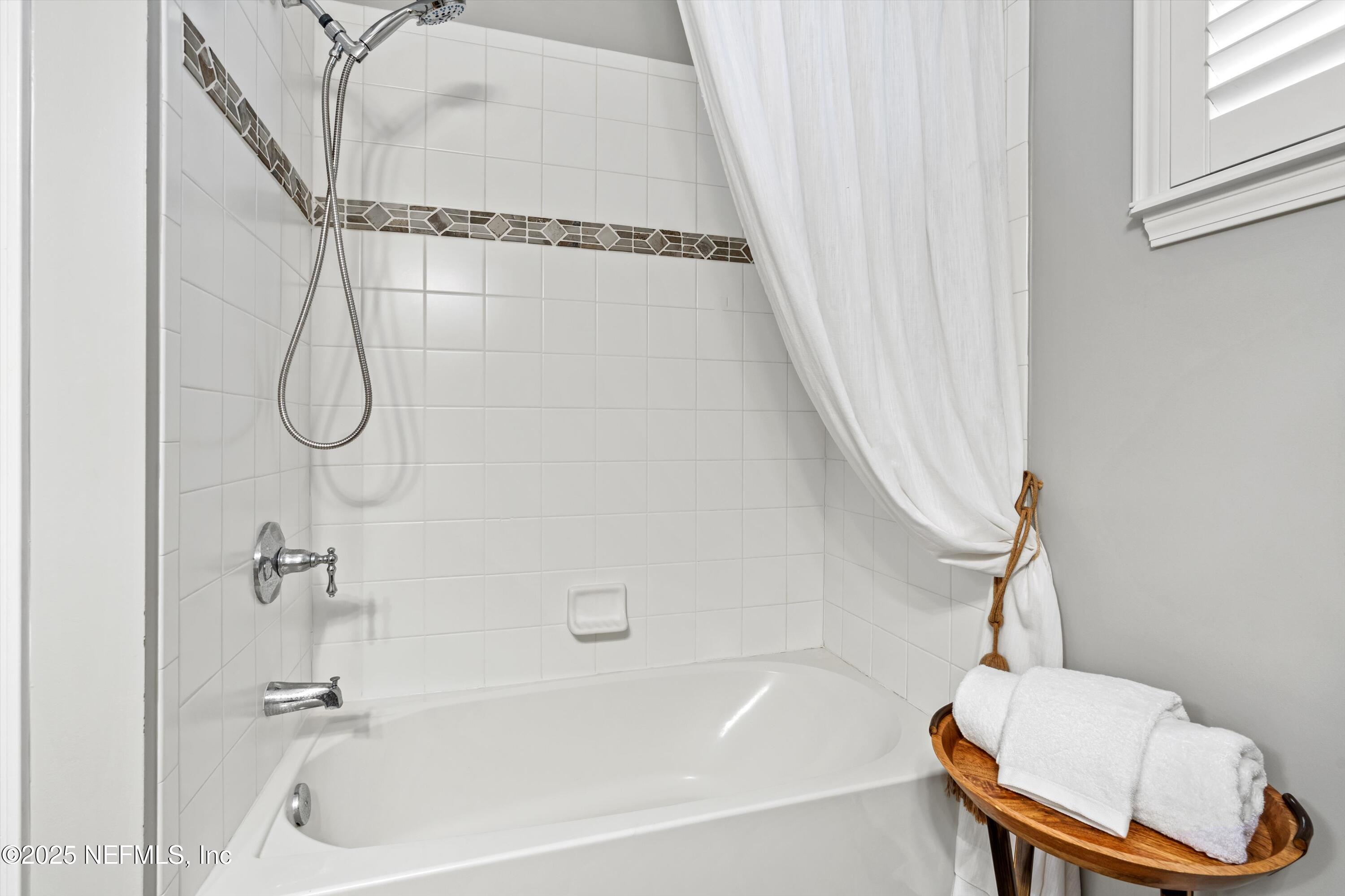 30 PELICAN POINTE Road