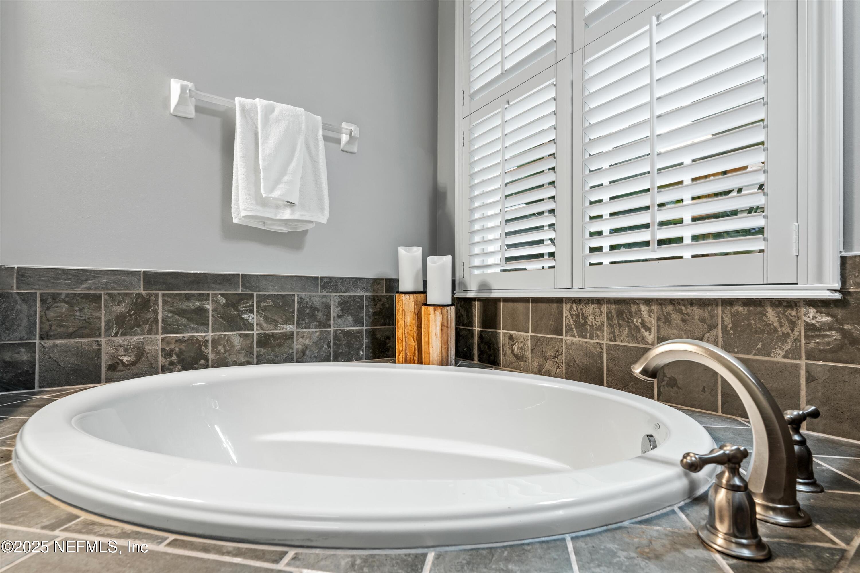 30 PELICAN POINTE Road