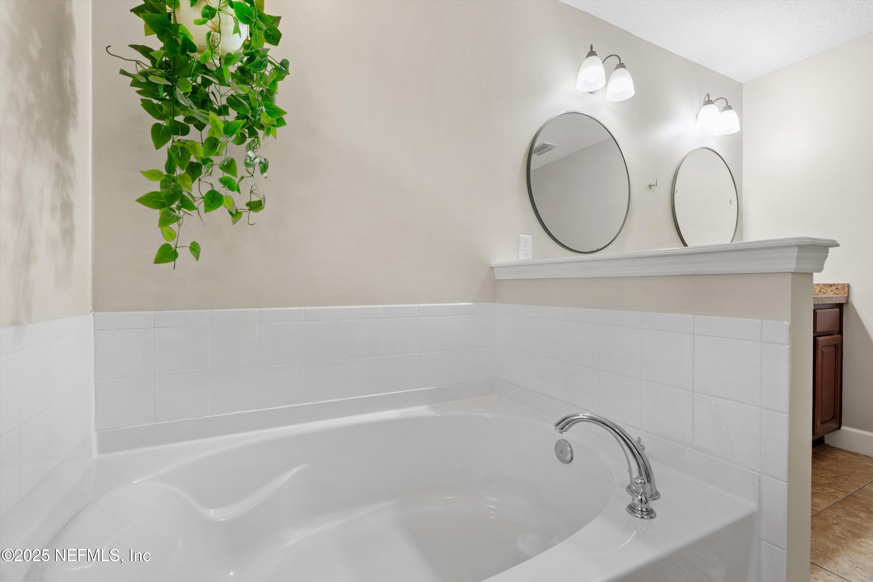 3225 GINNY LAKE Drive