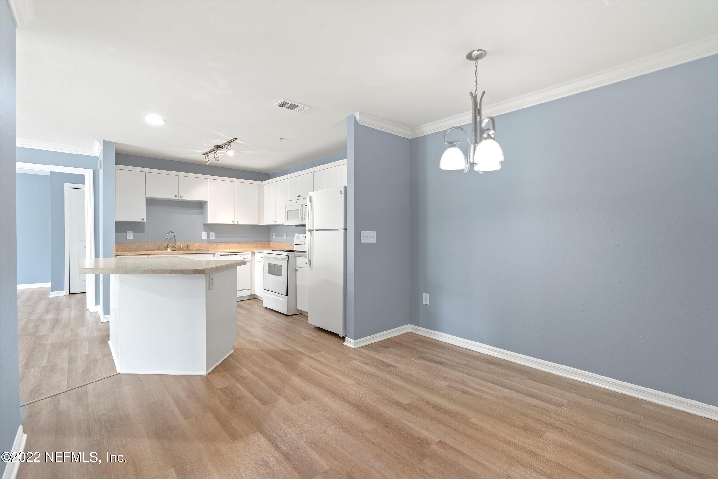 3591 KERNAN Boulevard, 621