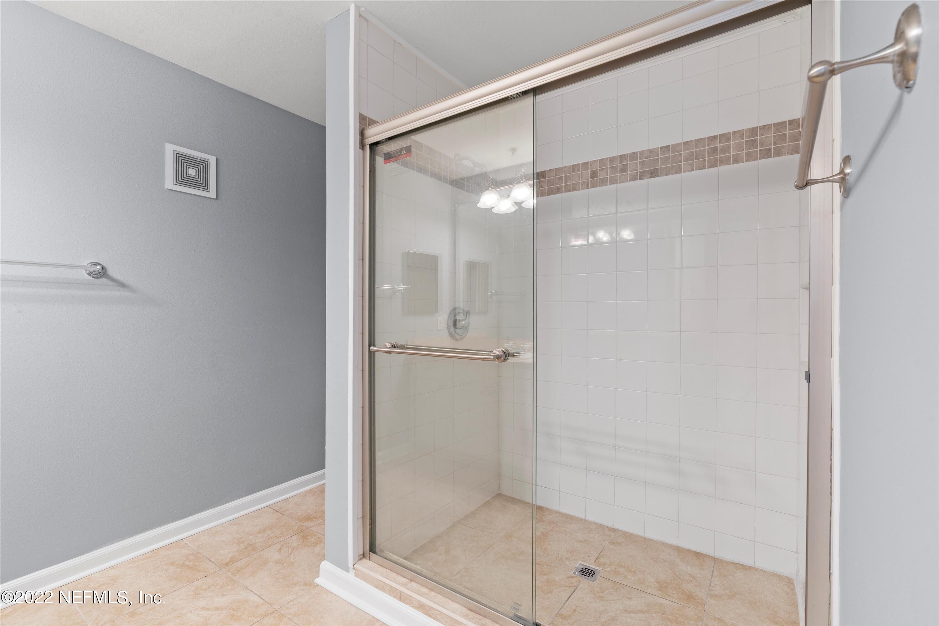 3591 KERNAN Boulevard, 621