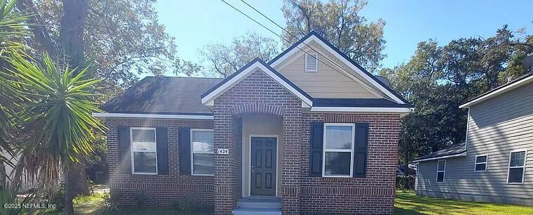 1424 W 16TH Street