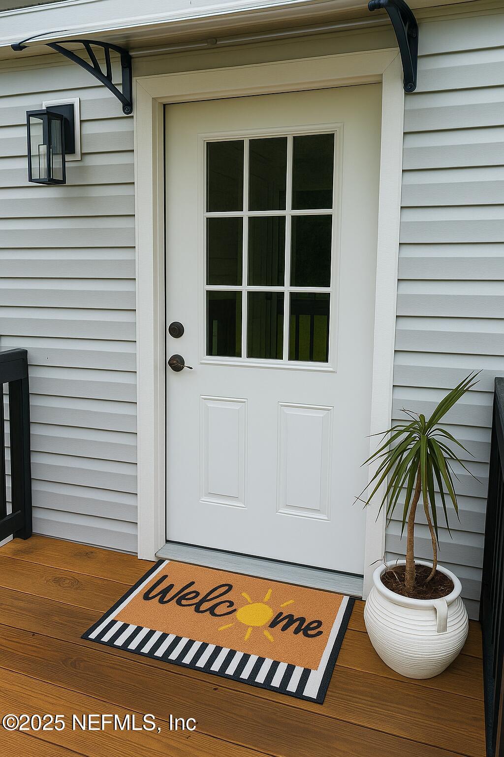 1677 E BROWNLEE Street