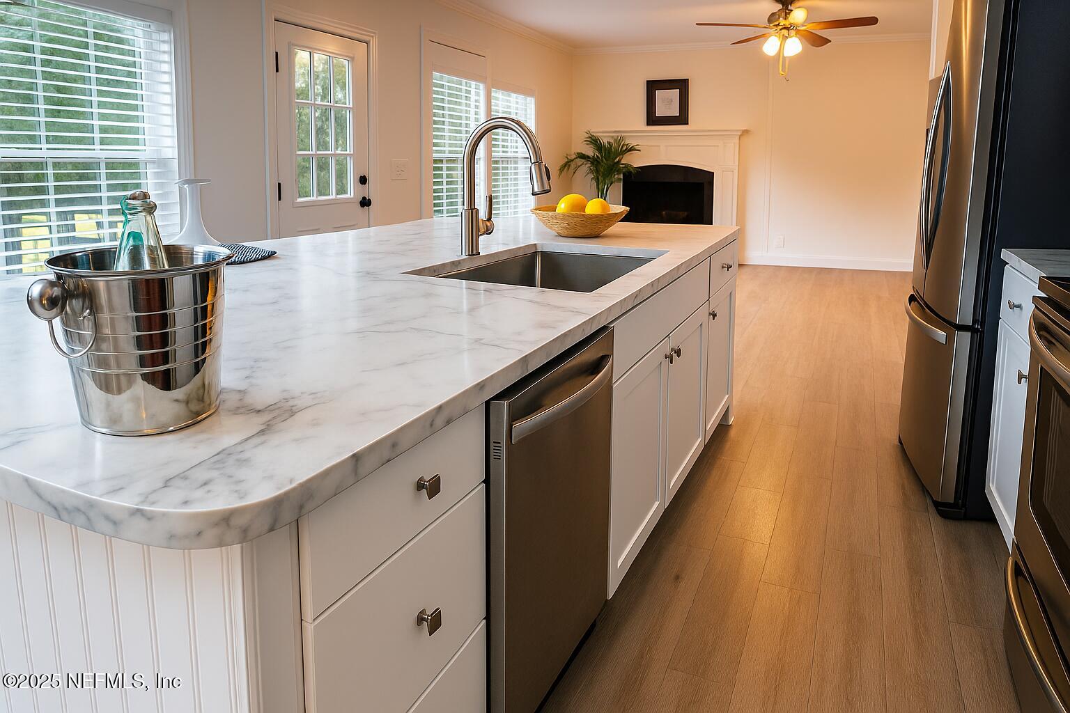 1677 E BROWNLEE Street