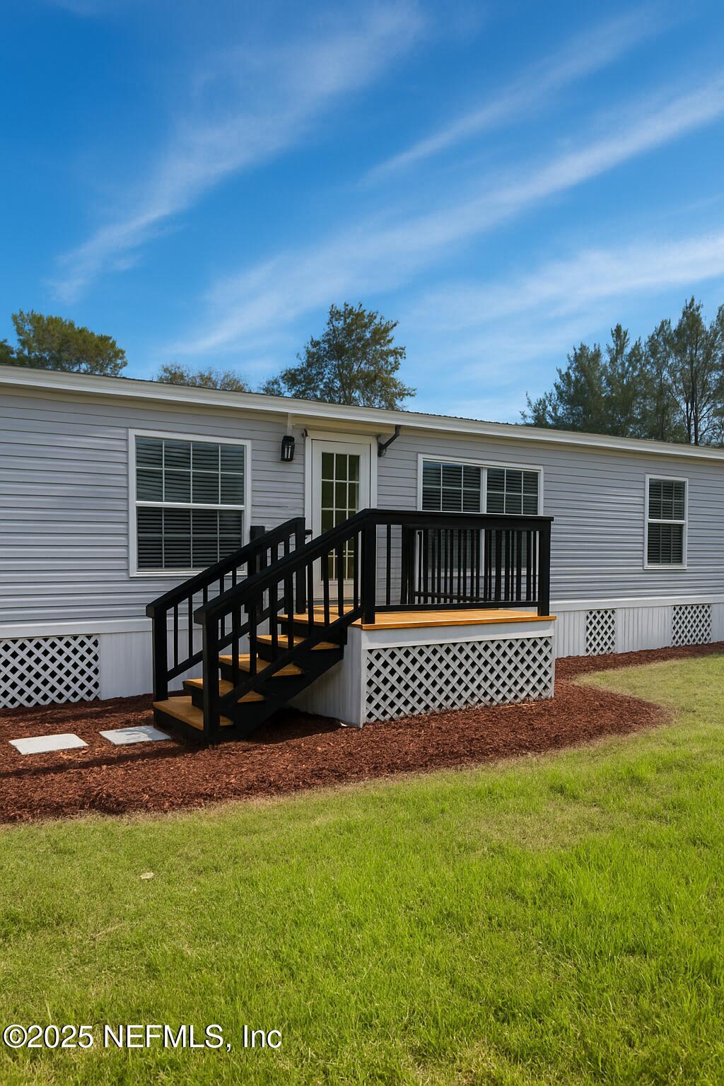 1677 E BROWNLEE Street