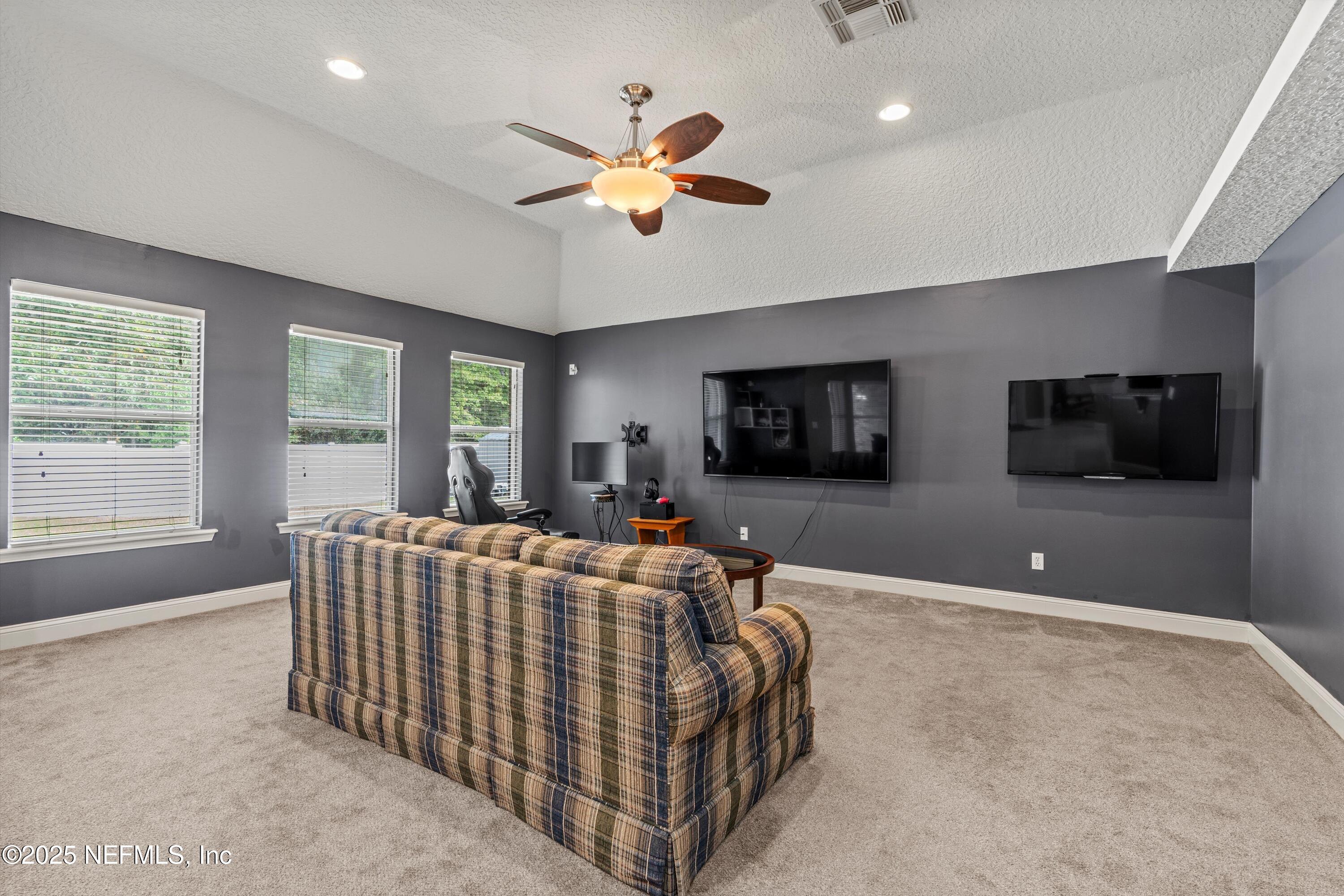 11279 SADDLE CREST Way