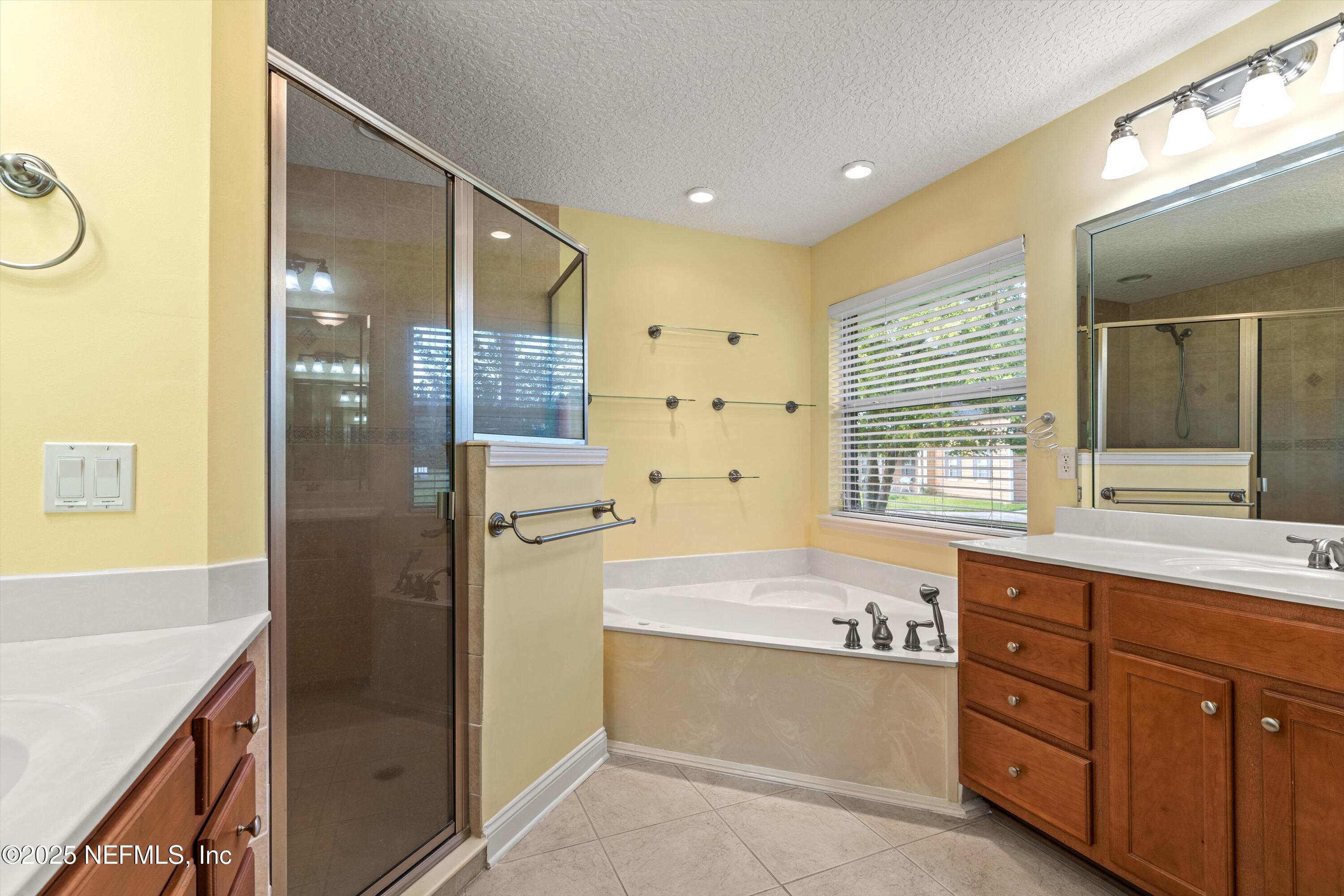 11279 SADDLE CREST Way