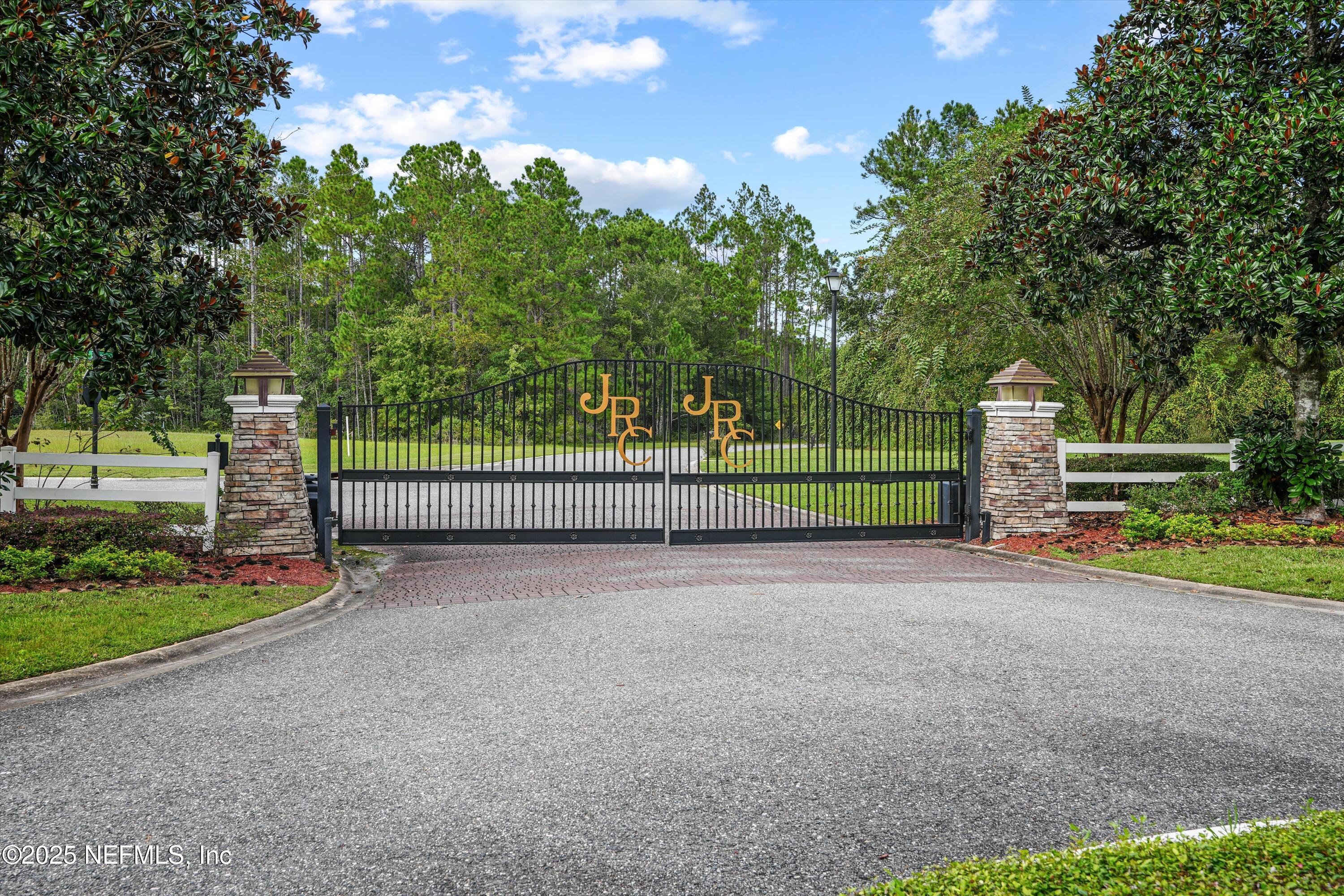 11279 SADDLE CREST Way