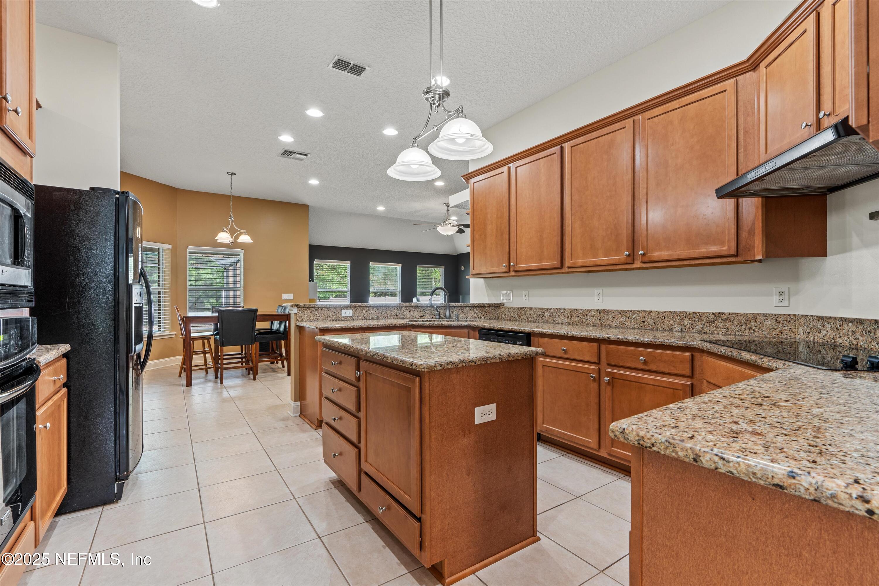 11279 SADDLE CREST Way