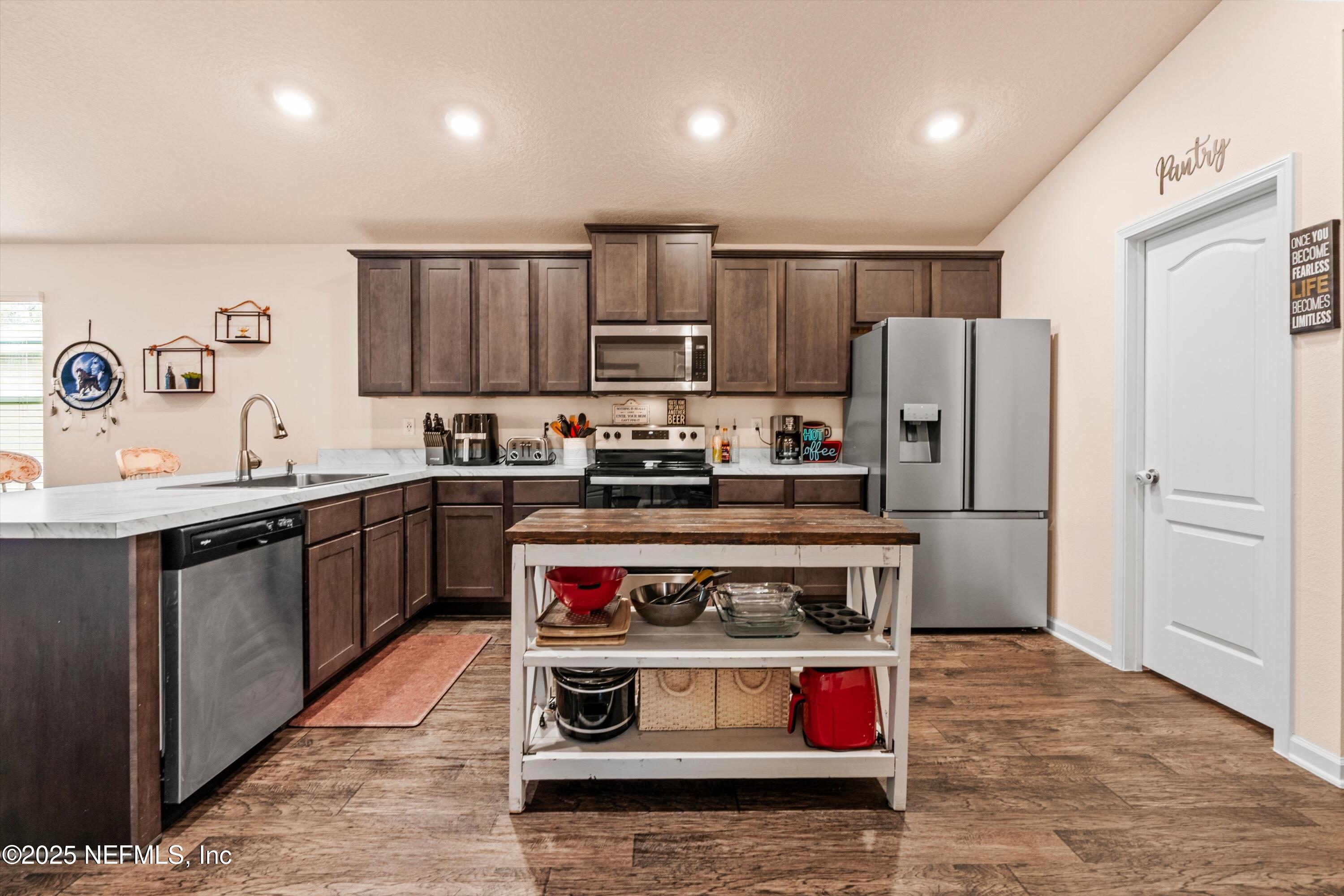 2414 OAK STREAM Drive