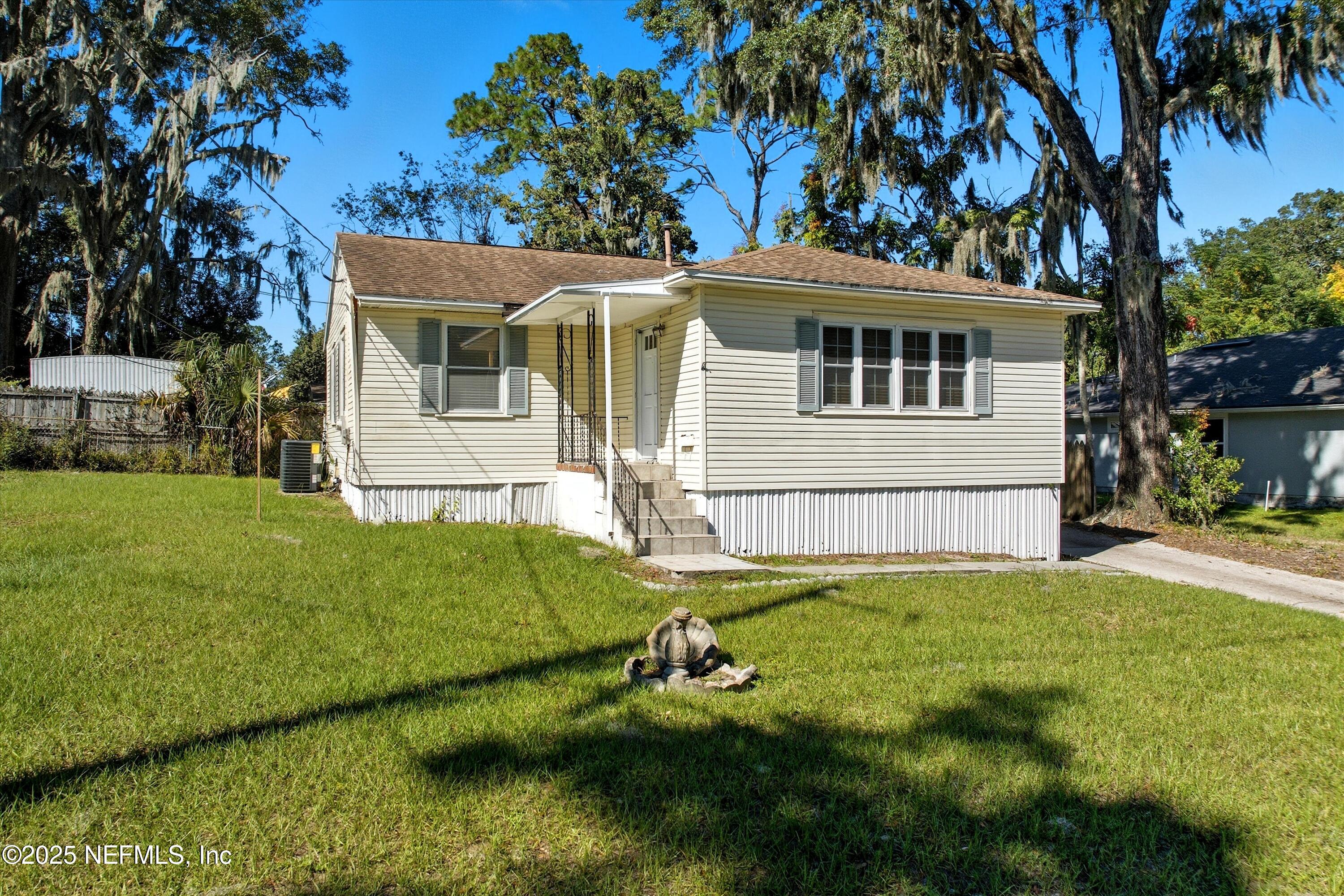 1546 RIVER HILLS Circle W, Jacksonville