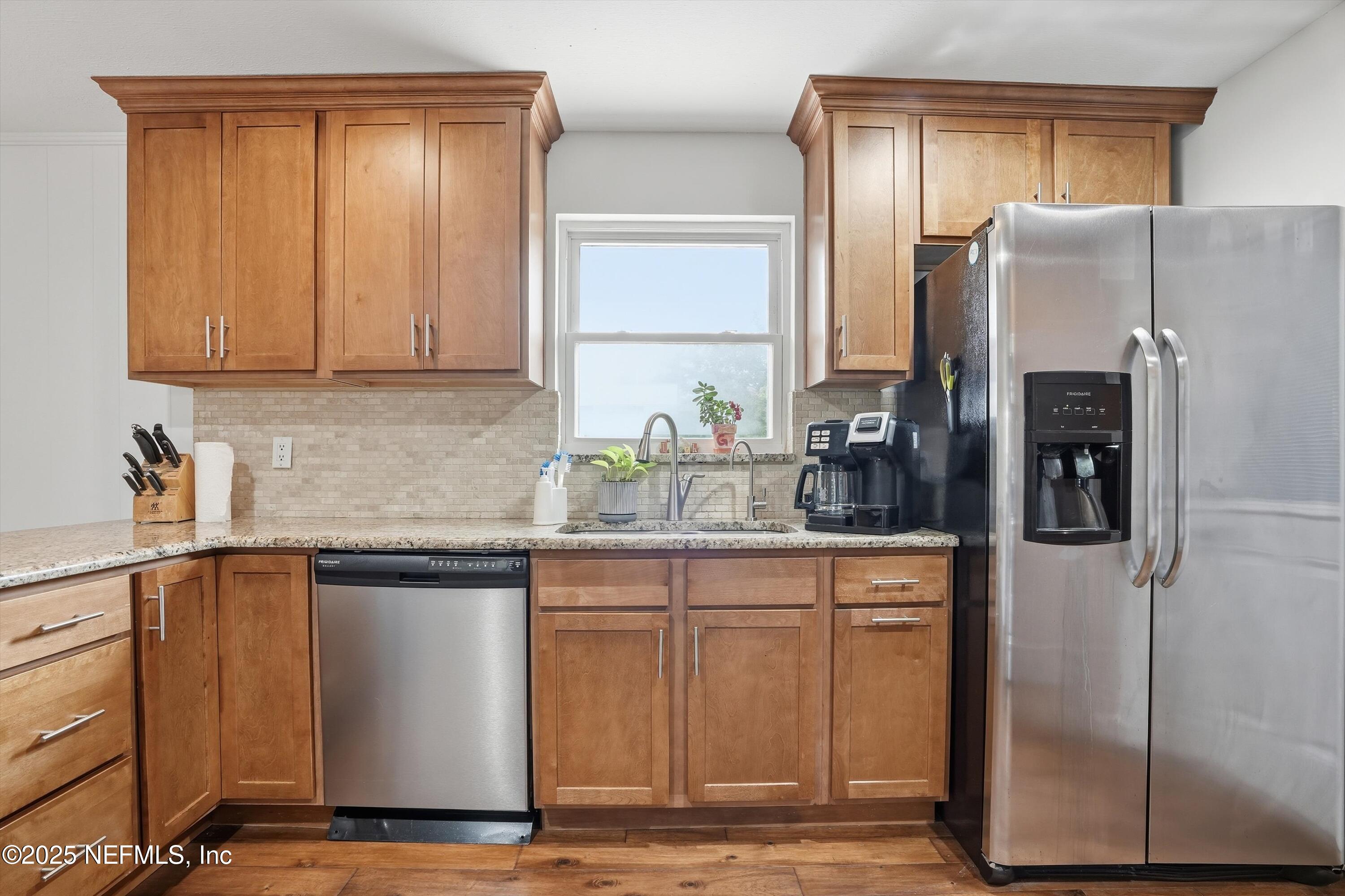 8648 LINCOLNSHIRE Road W