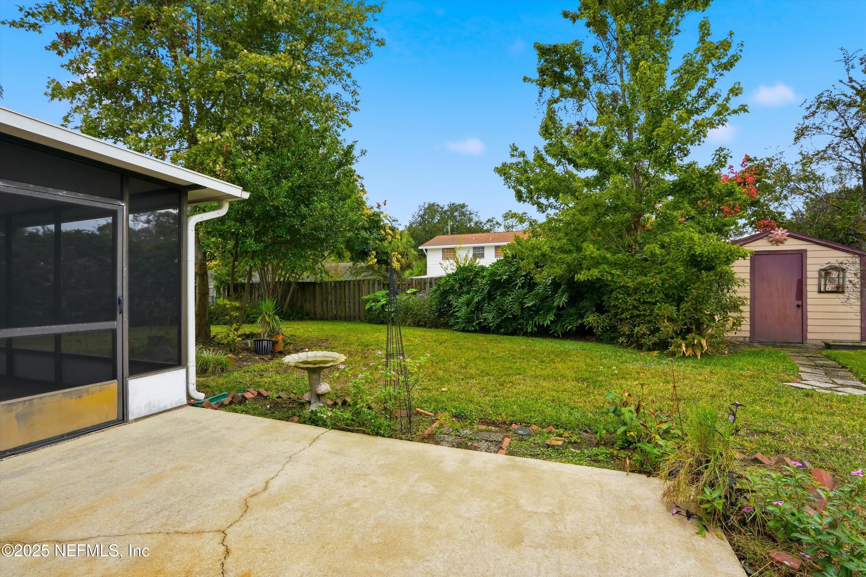 8648 LINCOLNSHIRE Road W