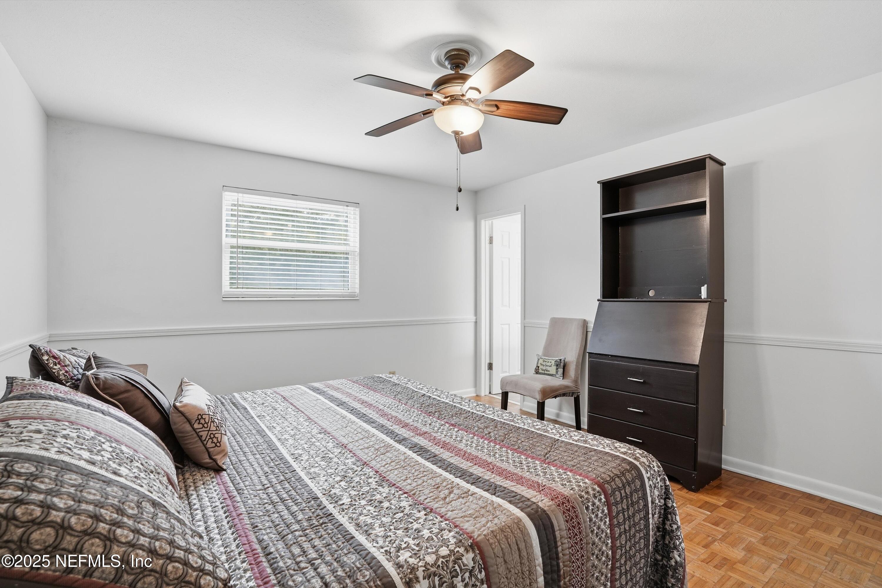 8648 LINCOLNSHIRE Road W