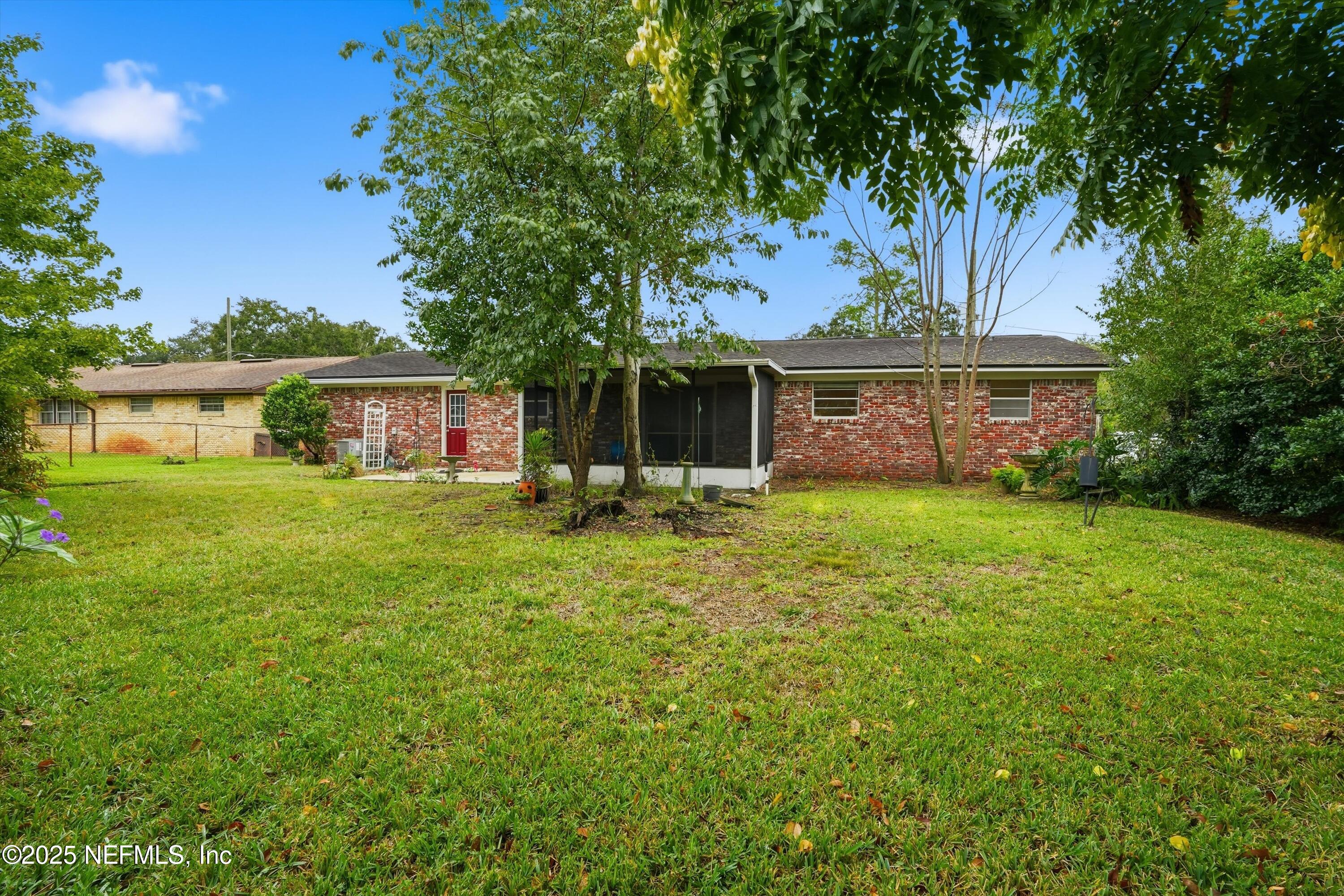 8648 LINCOLNSHIRE Road W