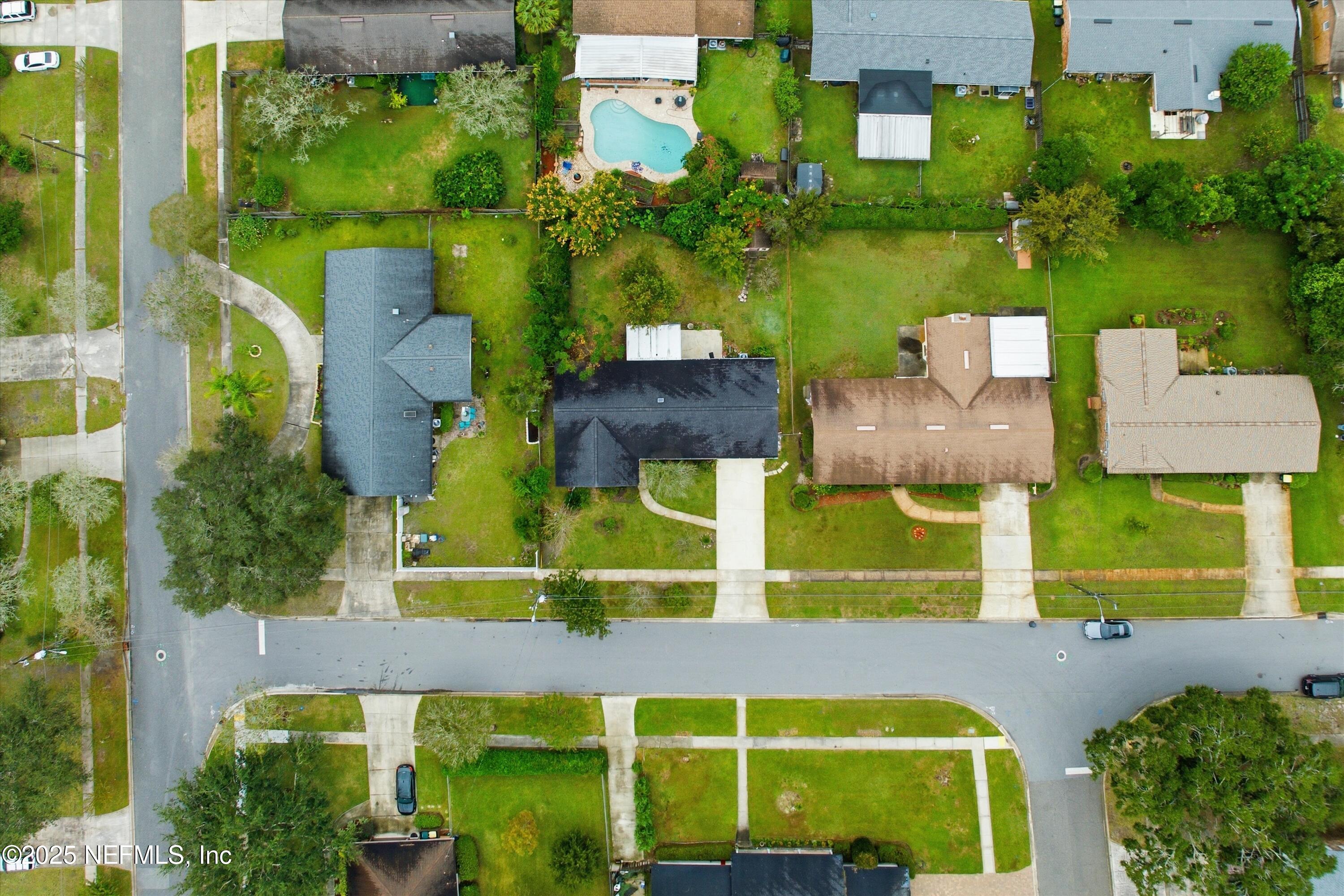 8648 LINCOLNSHIRE Road W