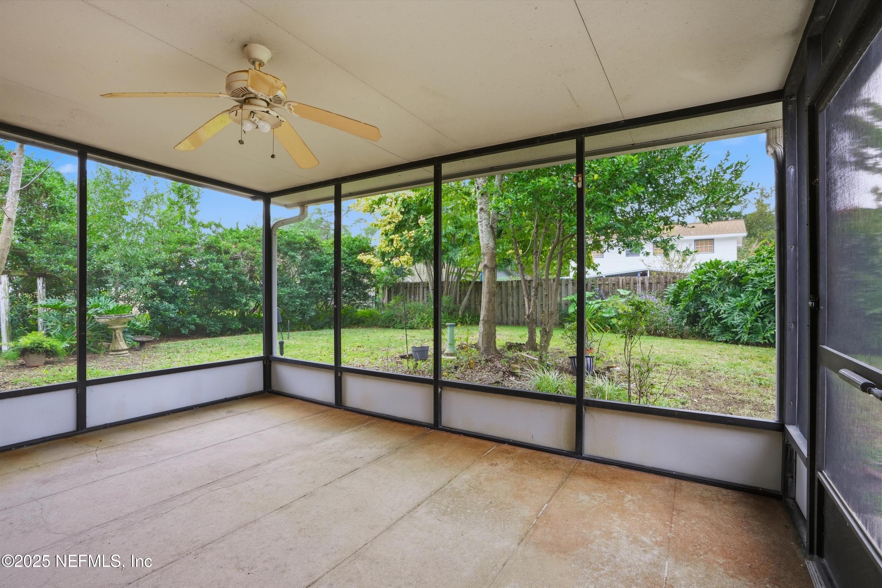 8648 LINCOLNSHIRE Road W