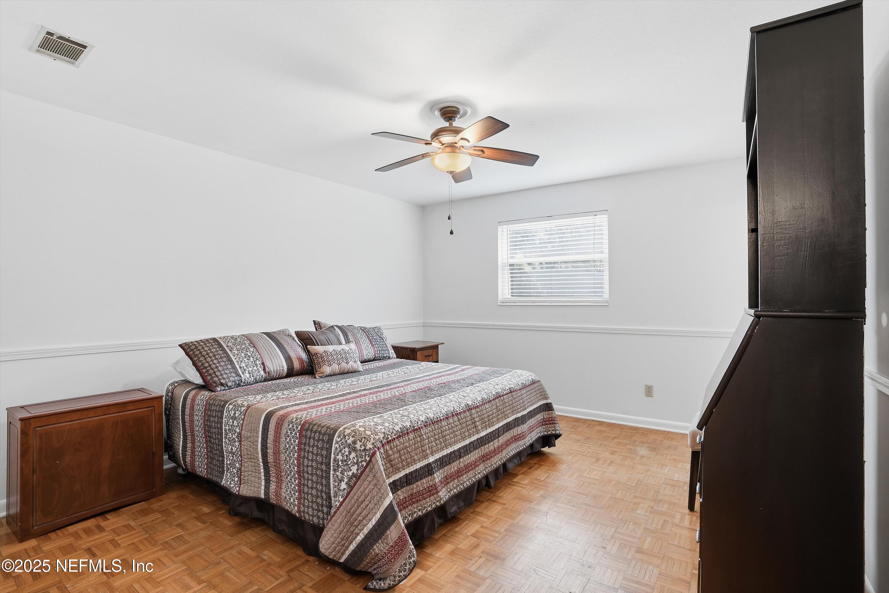 8648 LINCOLNSHIRE Road W