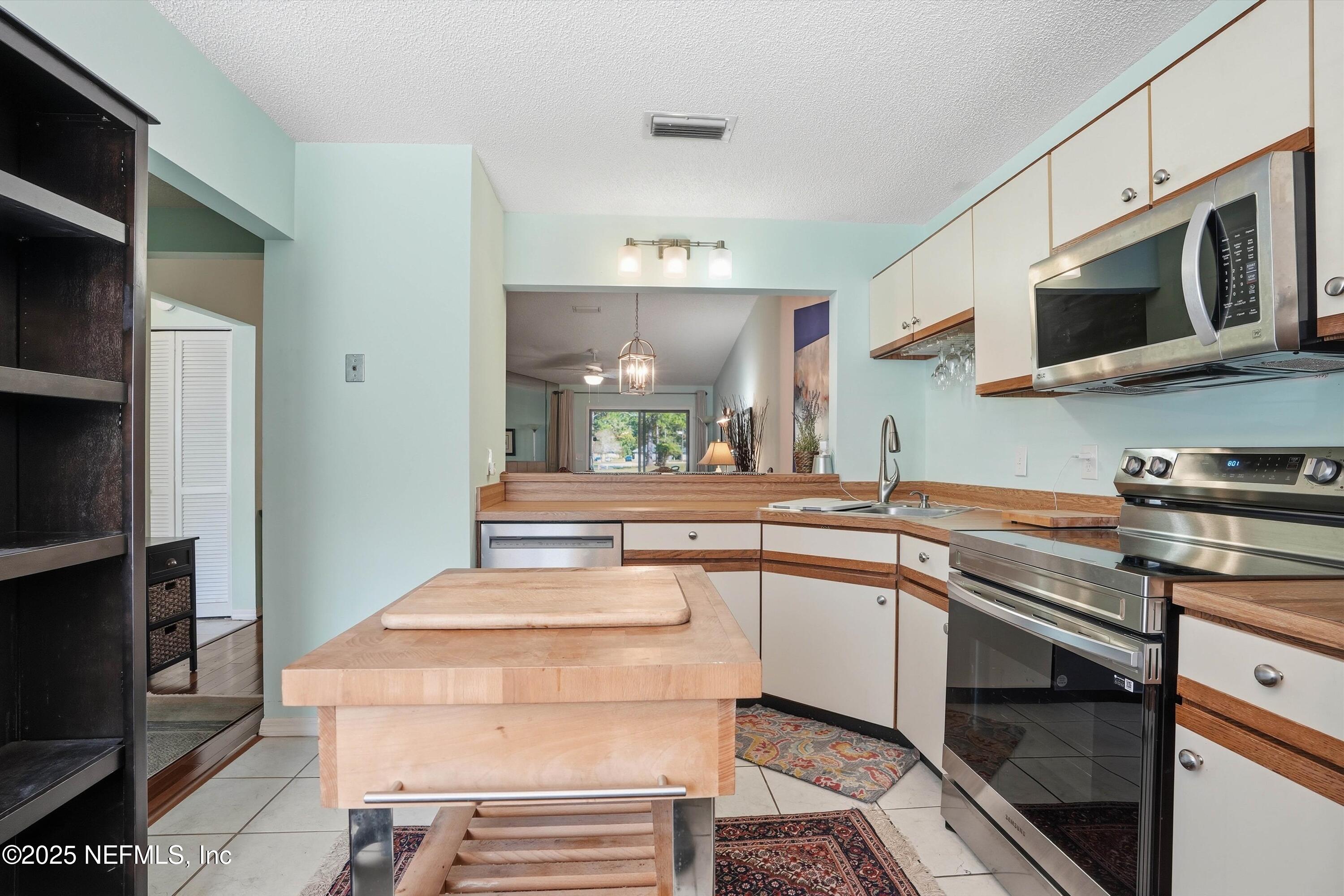 7623 BAYMEADOWS Circle 2031