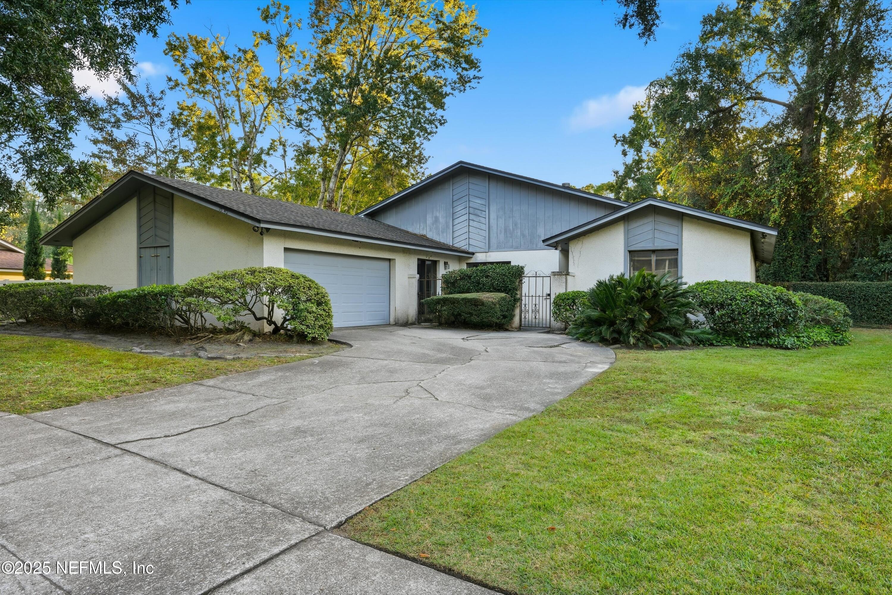 10340 NAKEMA Drive W