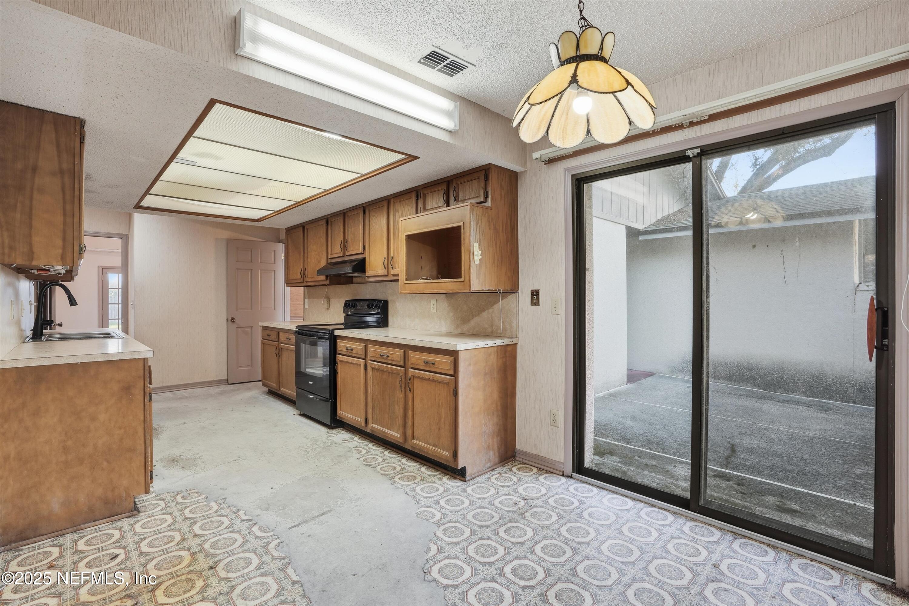 10340 NAKEMA Drive W