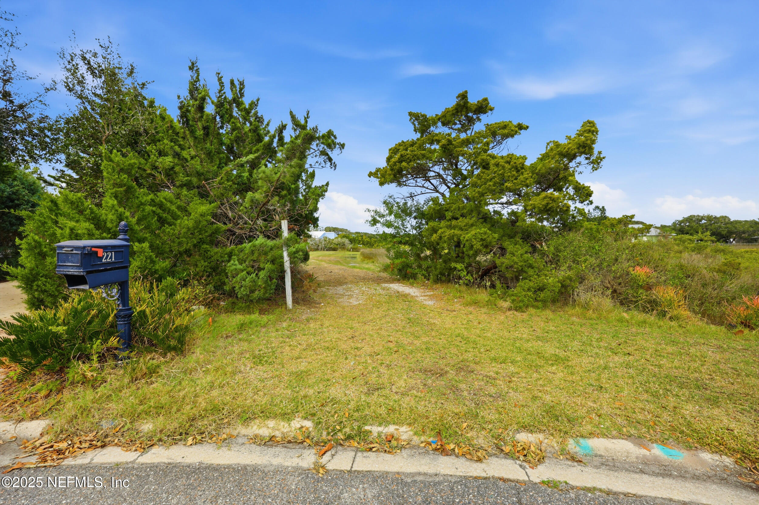 225 N LA CRESCENTA Drive, St. Augustine