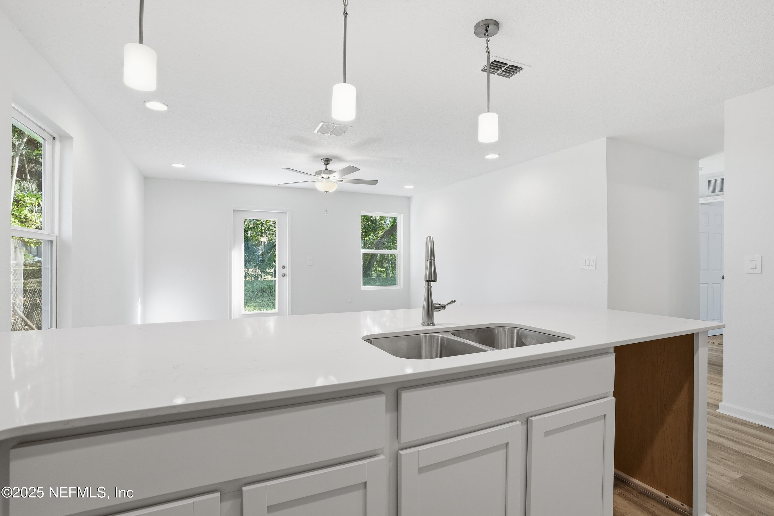 5124 SHENANDOAH Avenue