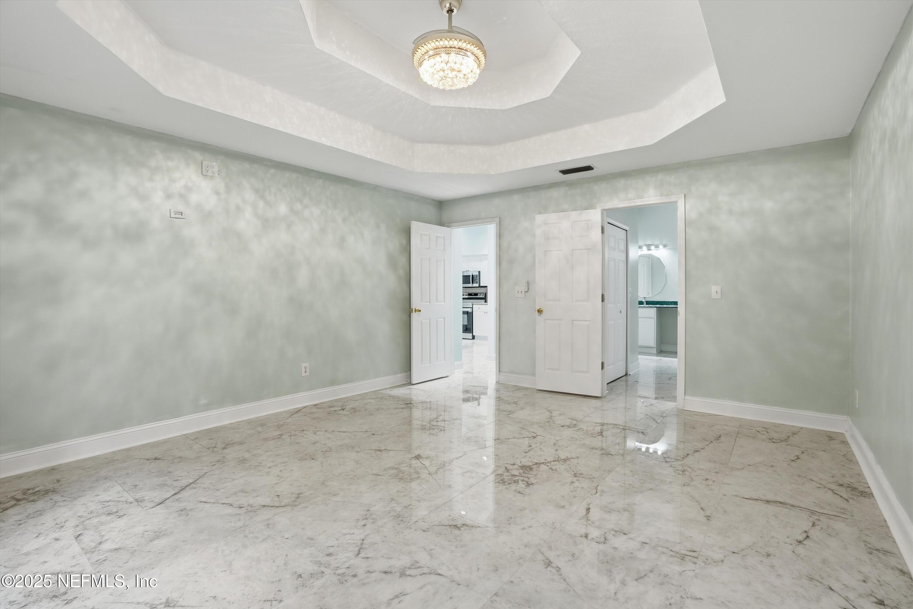 2810 SWEETHOLLY Drive