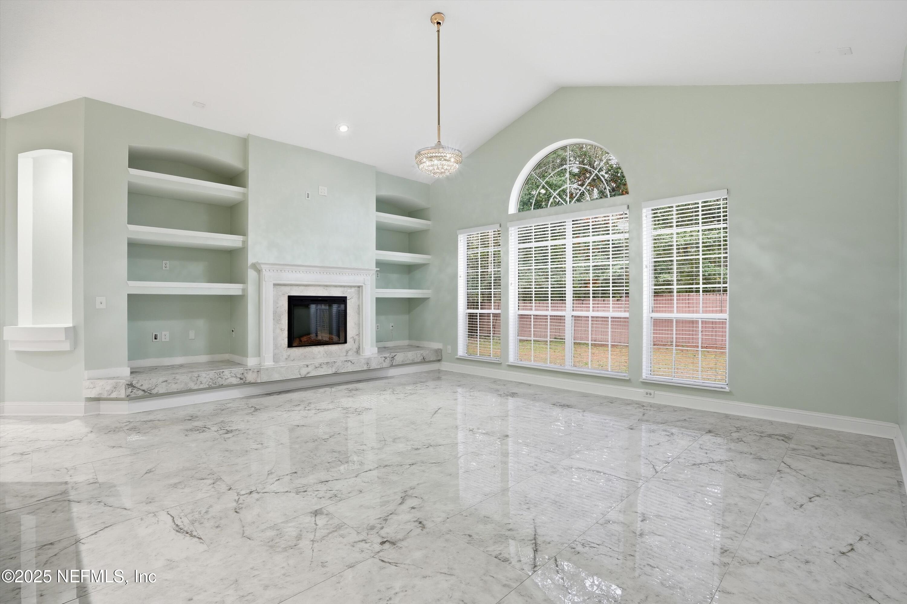 2810 SWEETHOLLY Drive