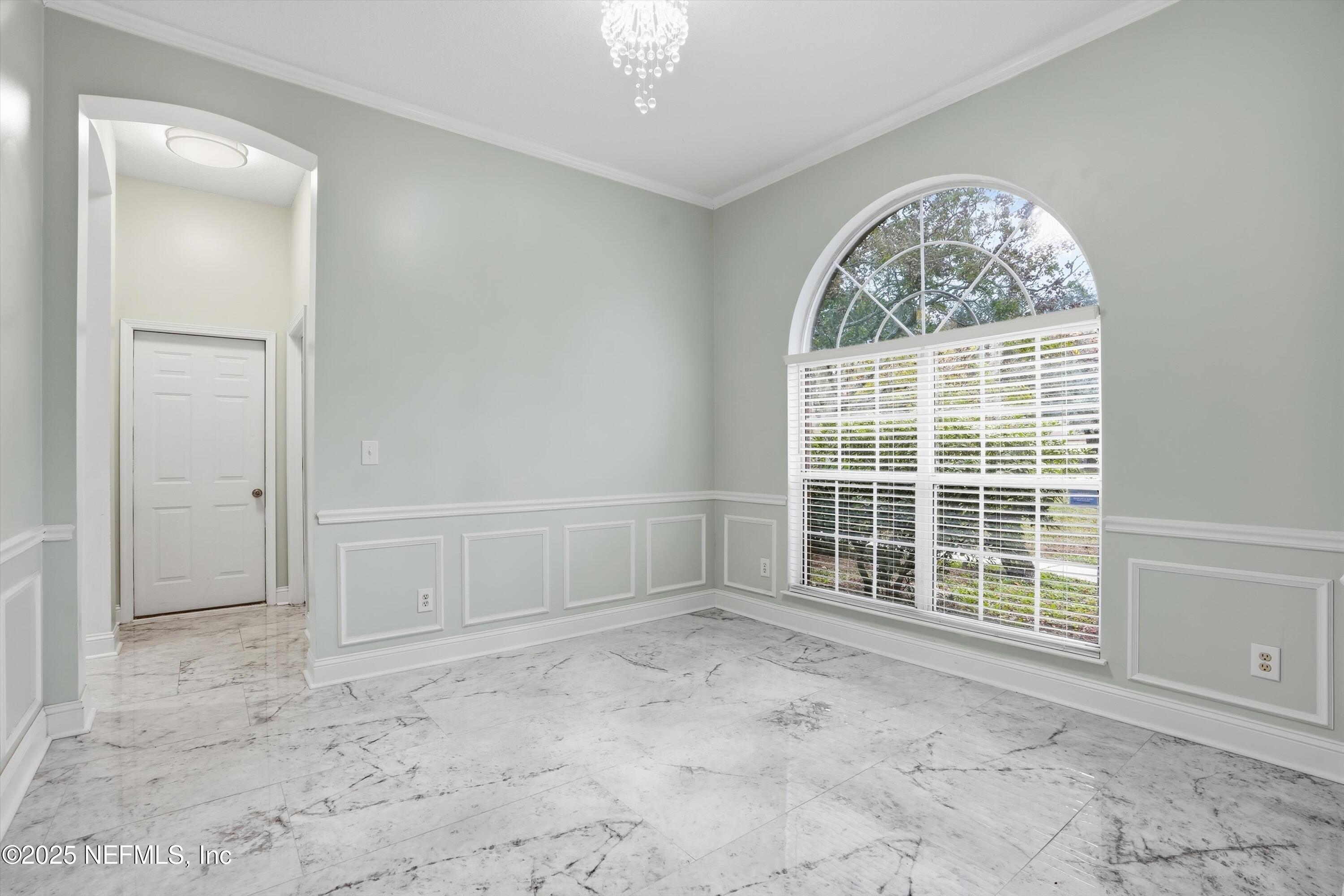 2810 SWEETHOLLY Drive