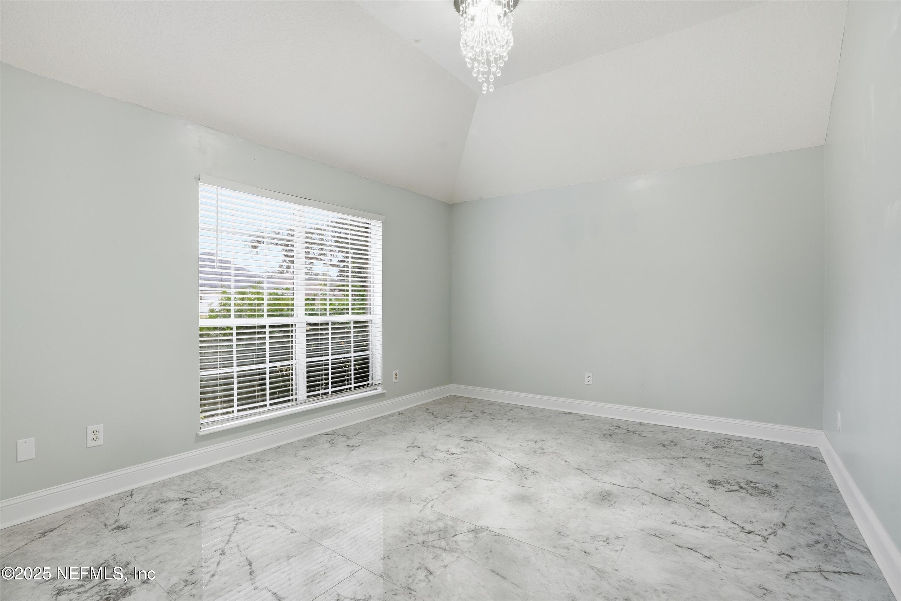 2810 SWEETHOLLY Drive