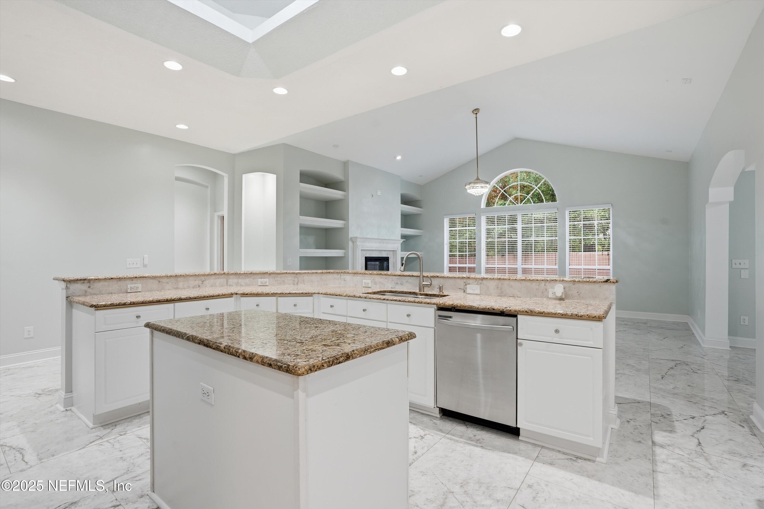 2810 SWEETHOLLY Drive