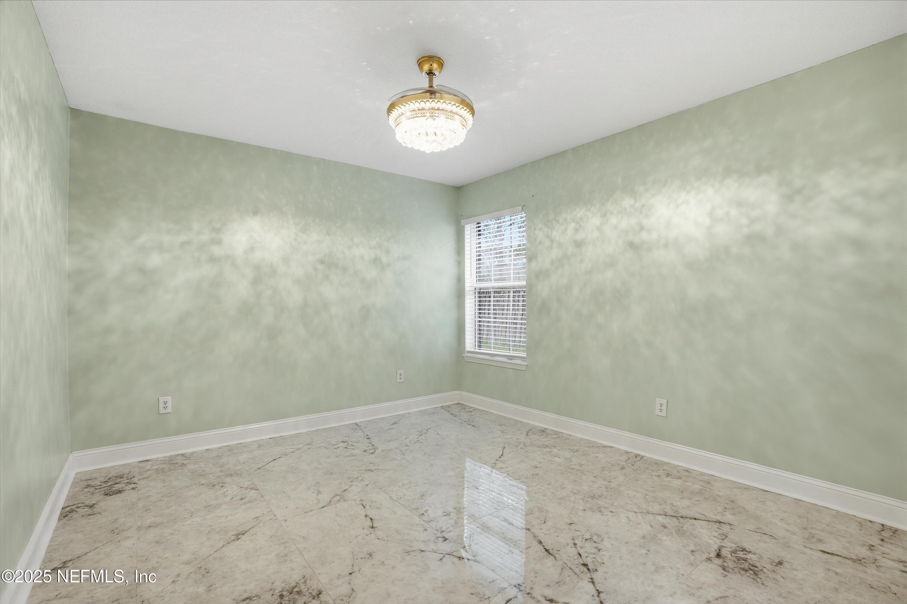 2810 SWEETHOLLY Drive