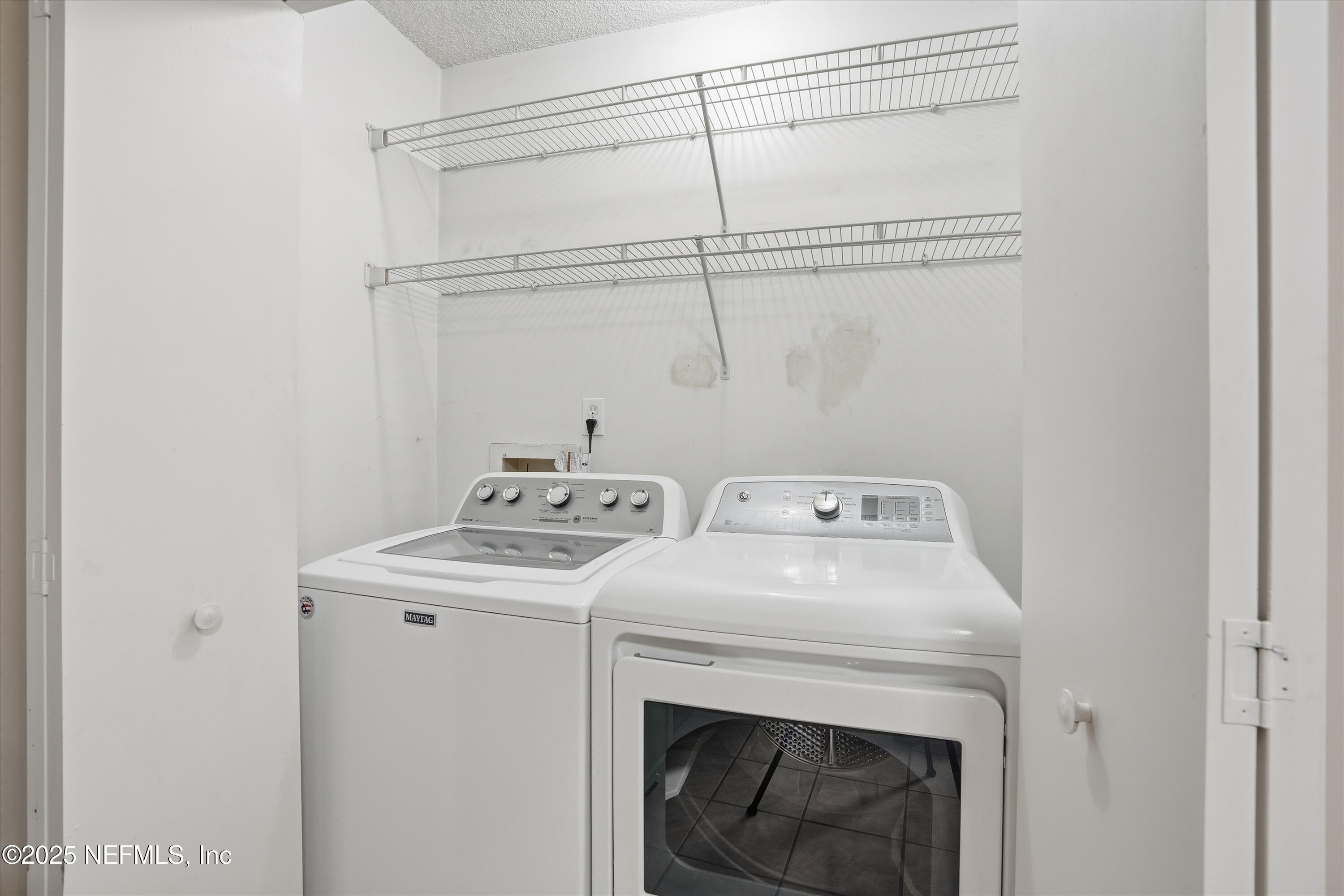 4088 LAURELWOOD Drive