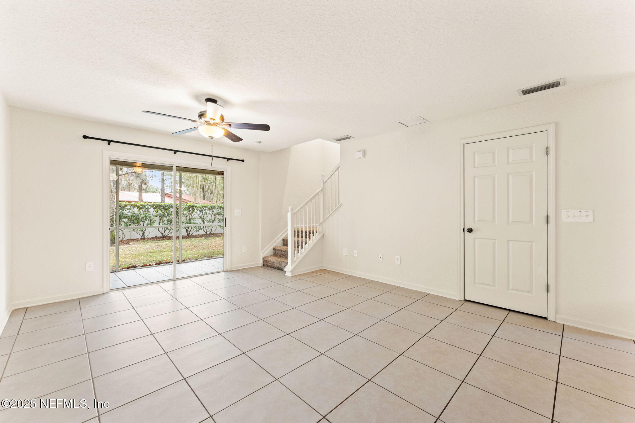 8550 ARGYLE BUSINESS Loop 1602