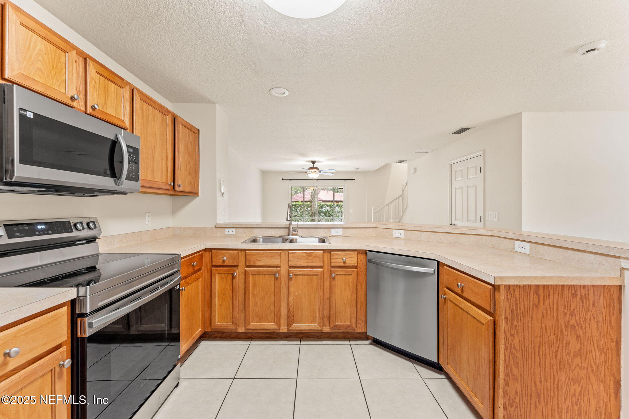 8550 ARGYLE BUSINESS Loop 1602