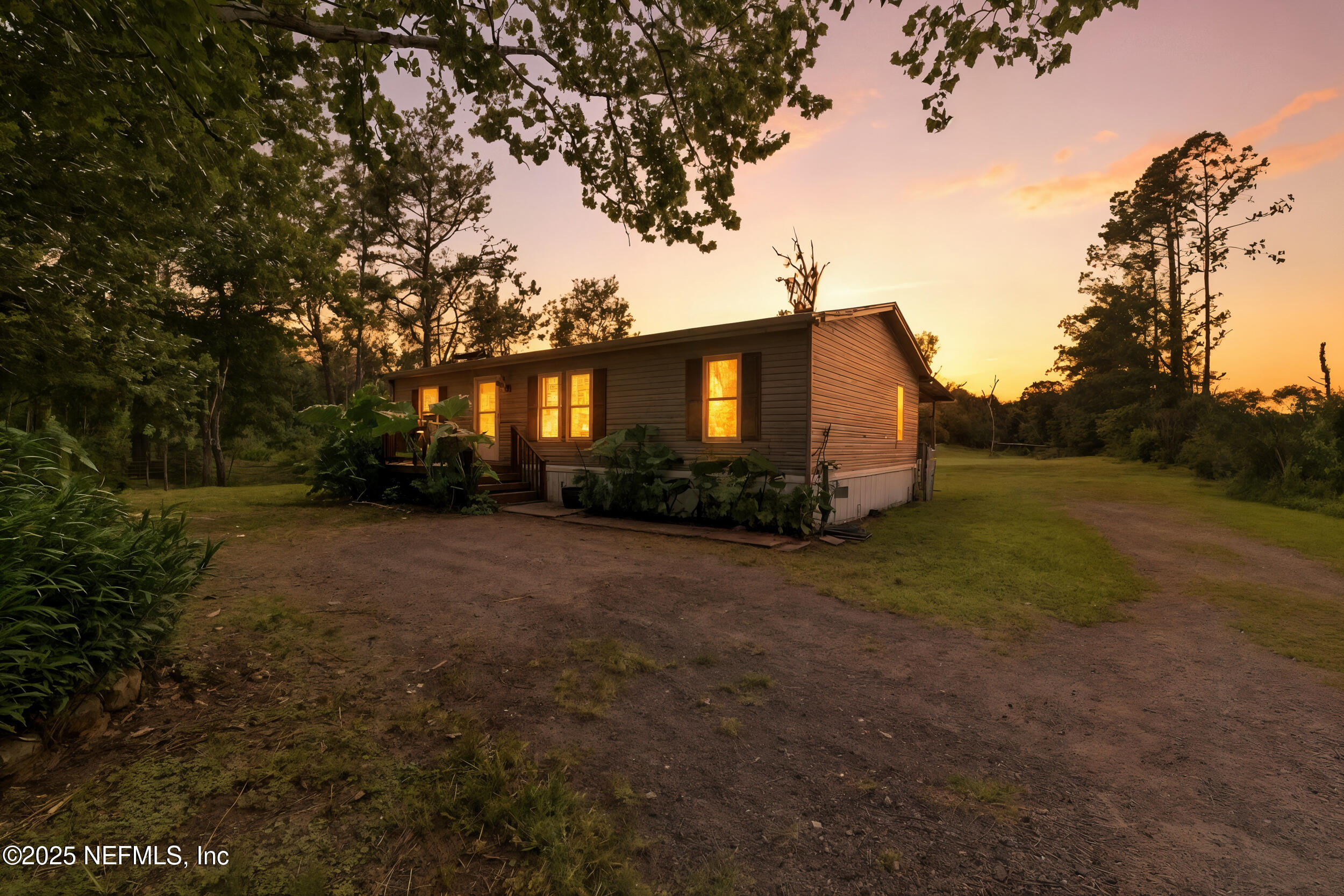 44586 MAPLEWOOD Court