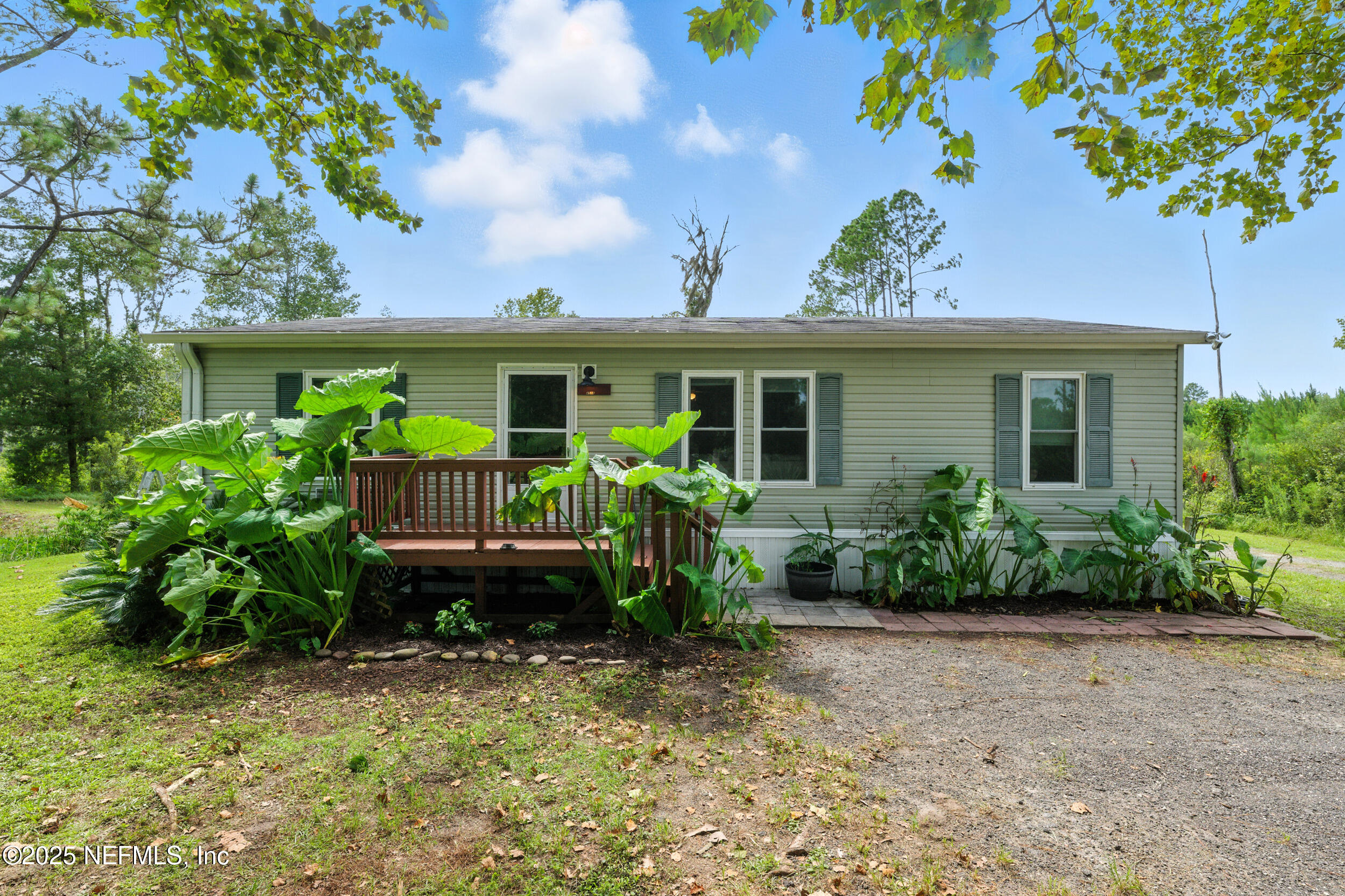 44586 MAPLEWOOD Court