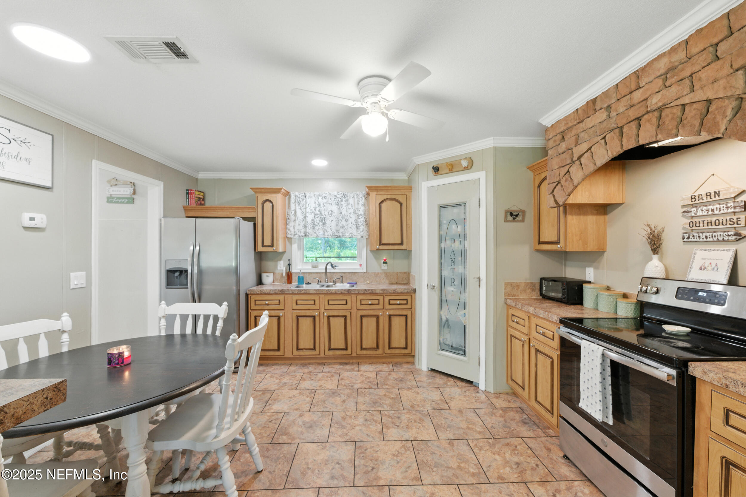 44586 MAPLEWOOD Court