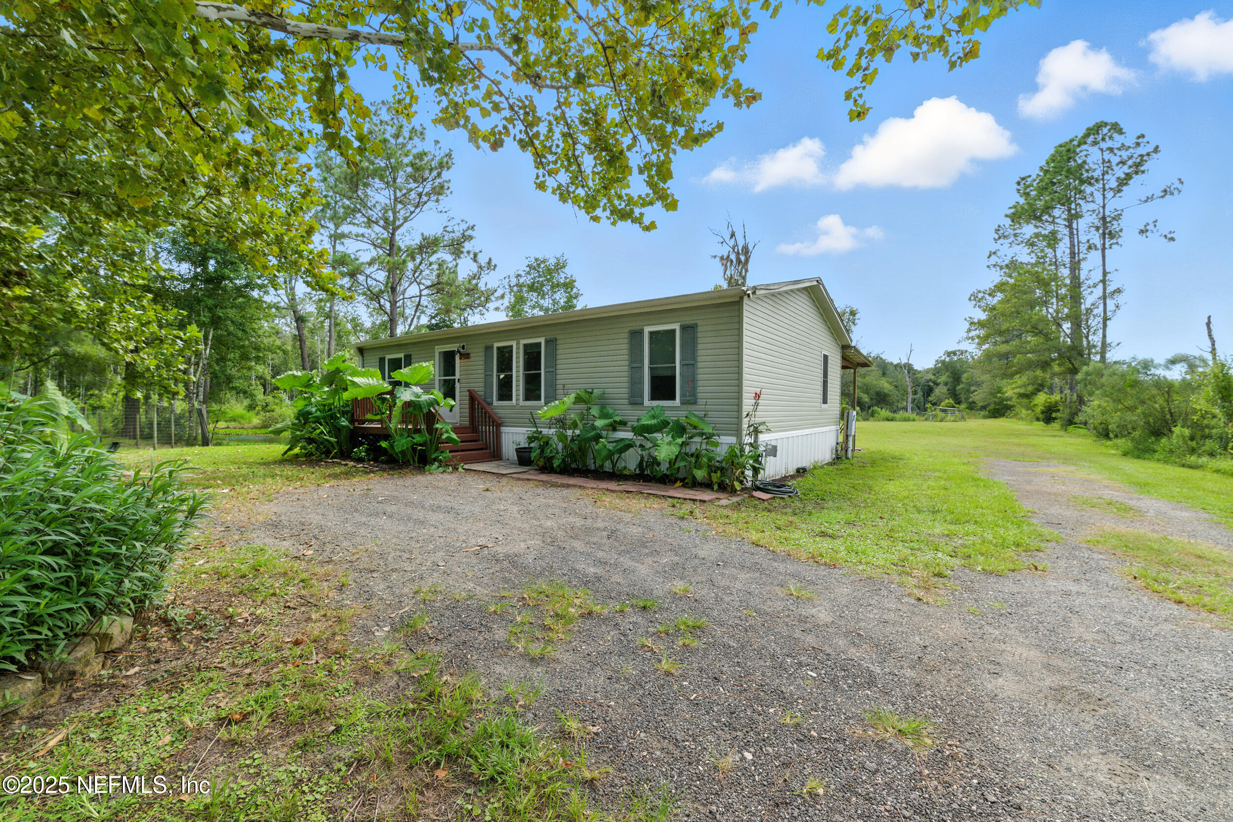 44586 MAPLEWOOD Court