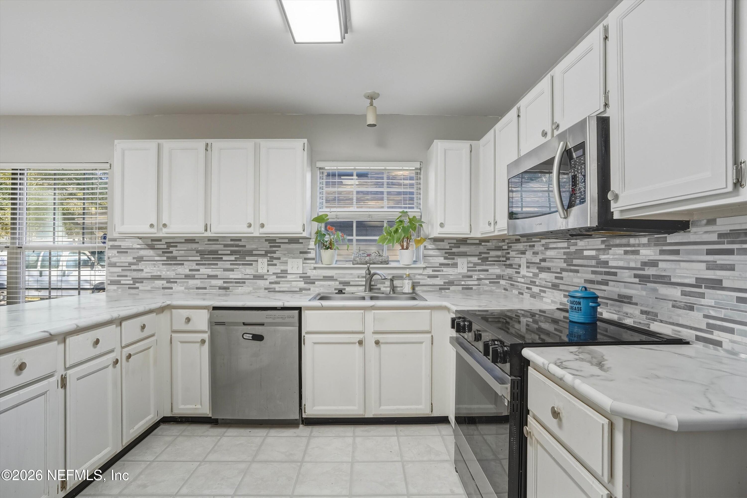 1537 CRABAPPLE COVE Court N