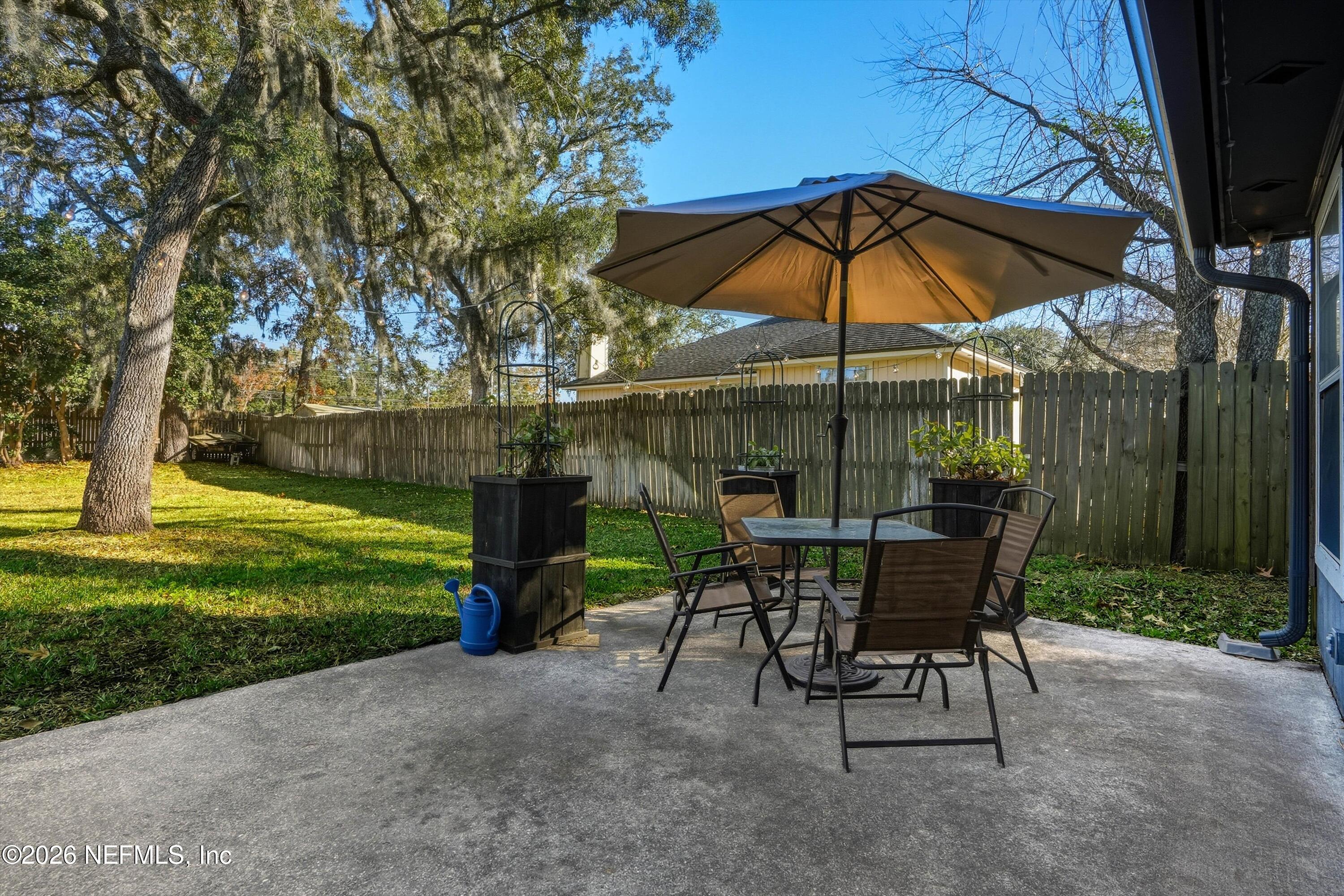 1537 CRABAPPLE COVE Court N