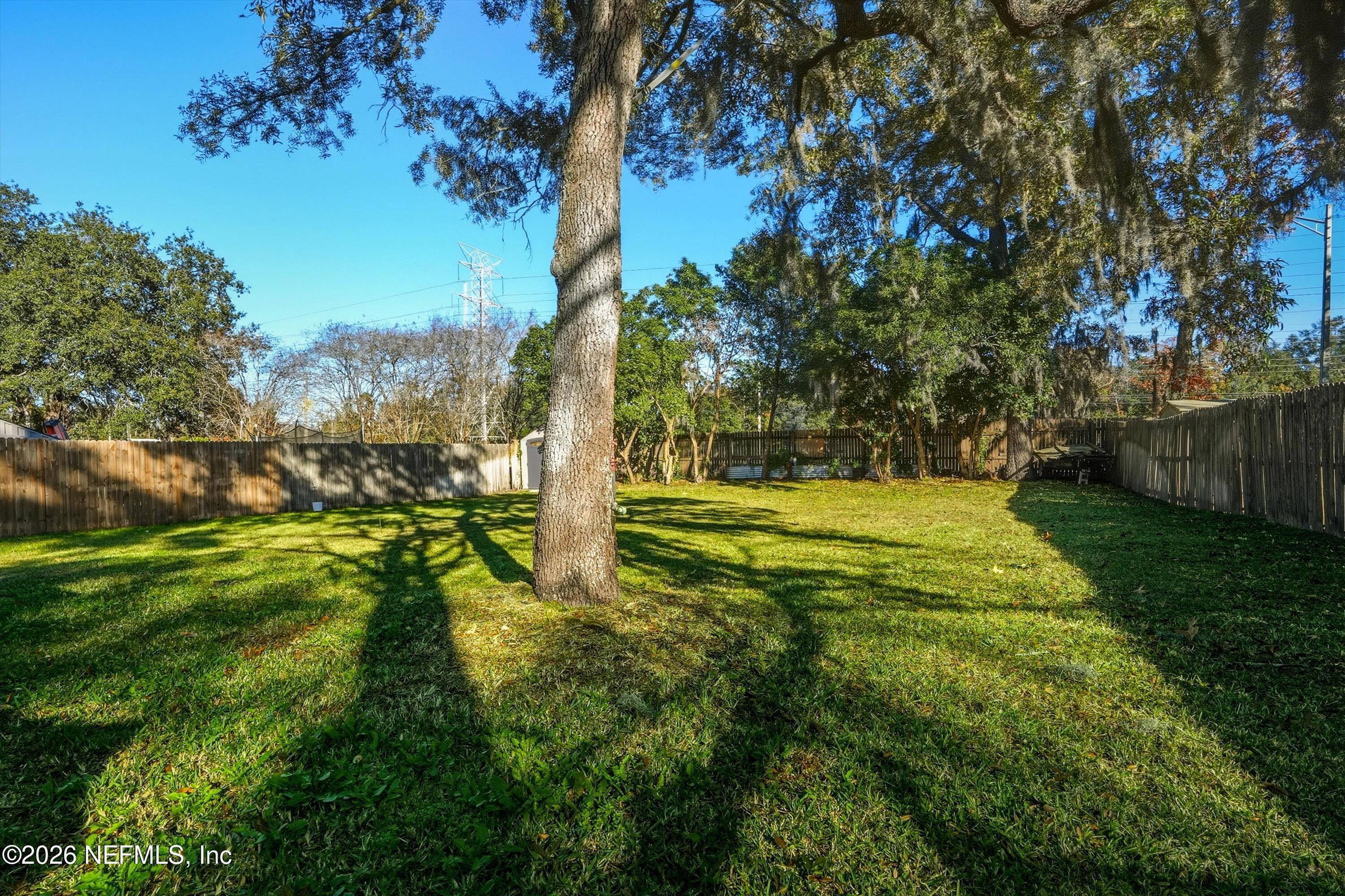 1537 CRABAPPLE COVE Court N