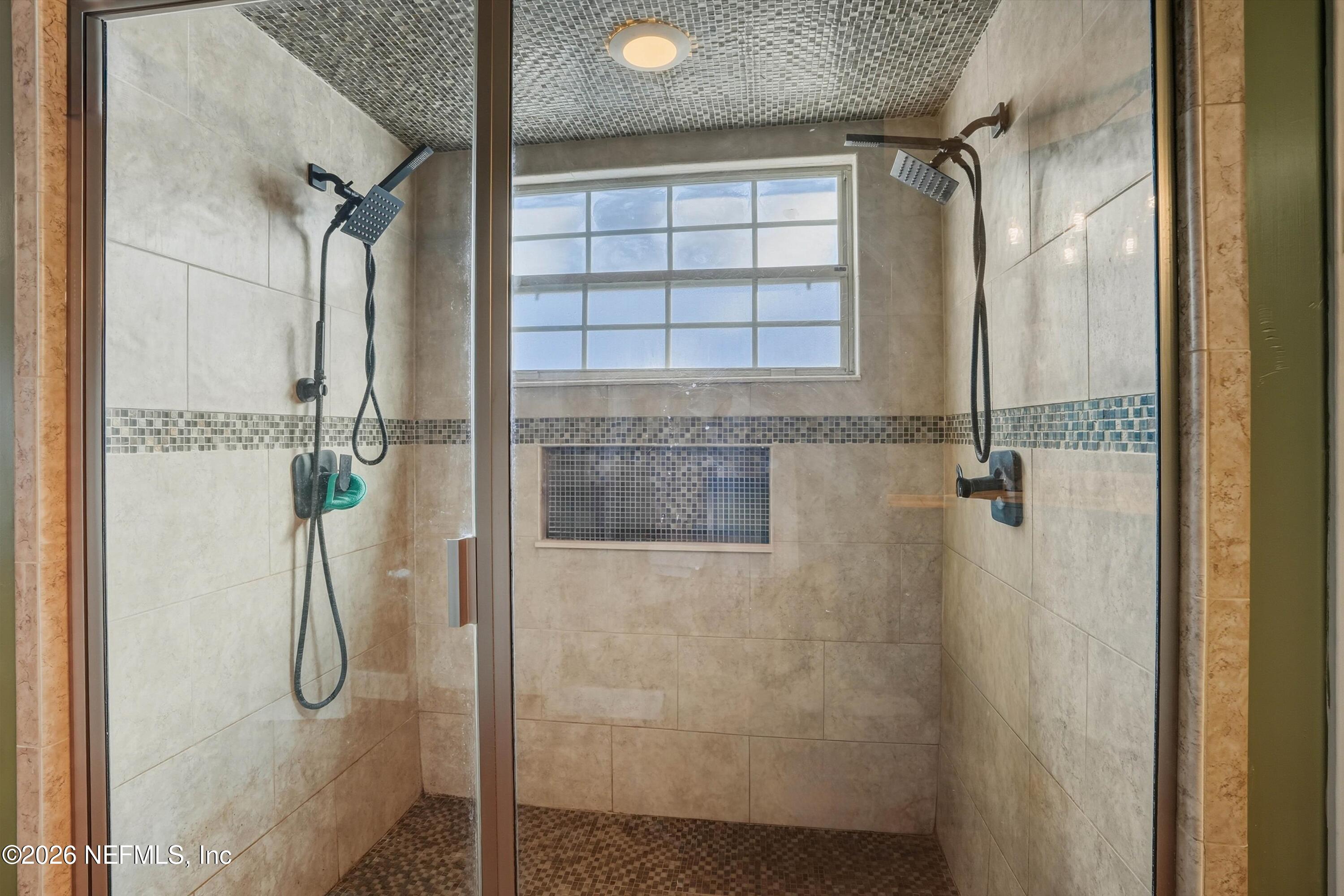 1537 CRABAPPLE COVE Court N