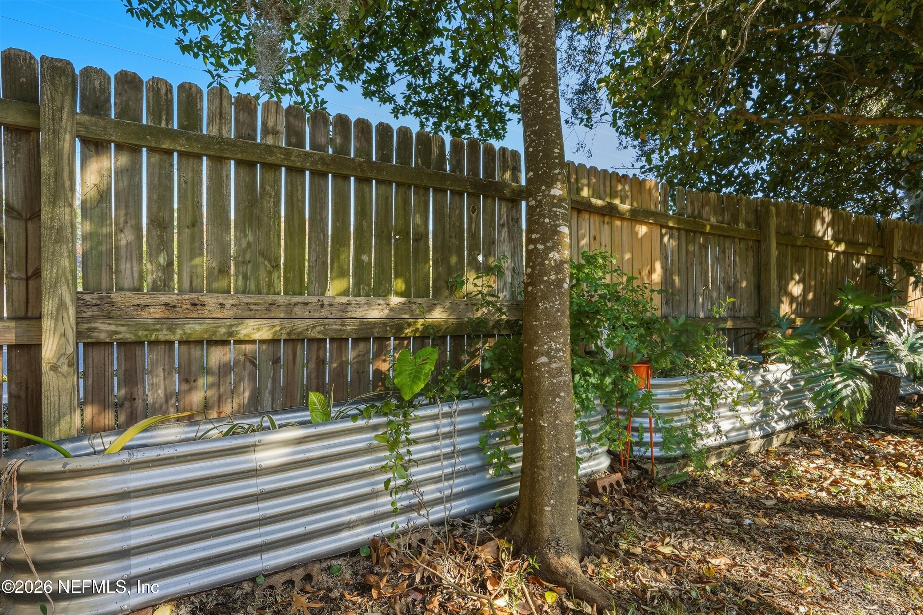 1537 CRABAPPLE COVE Court N