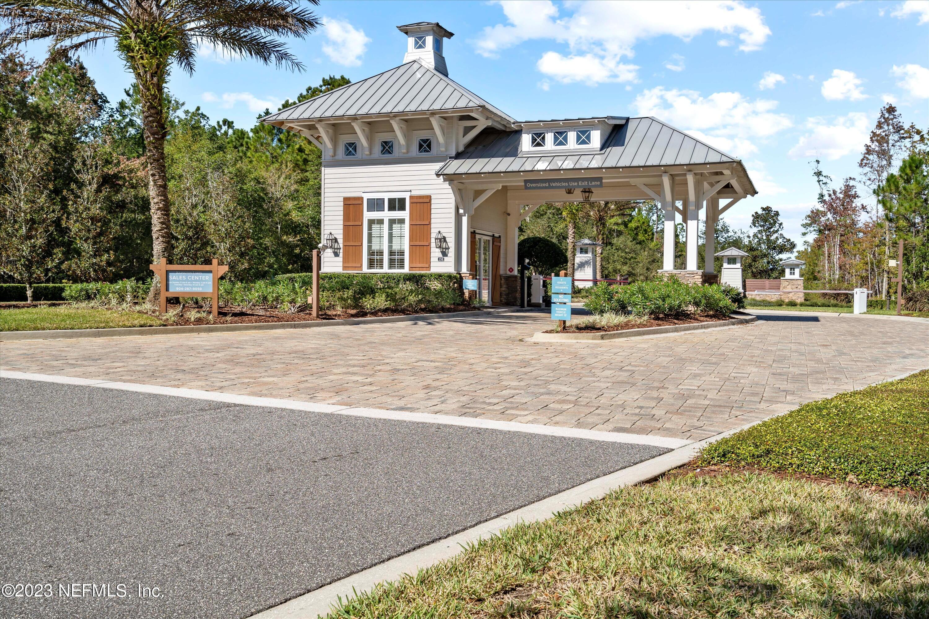 102 PINE BLOSSOM Trail, St. Johns
